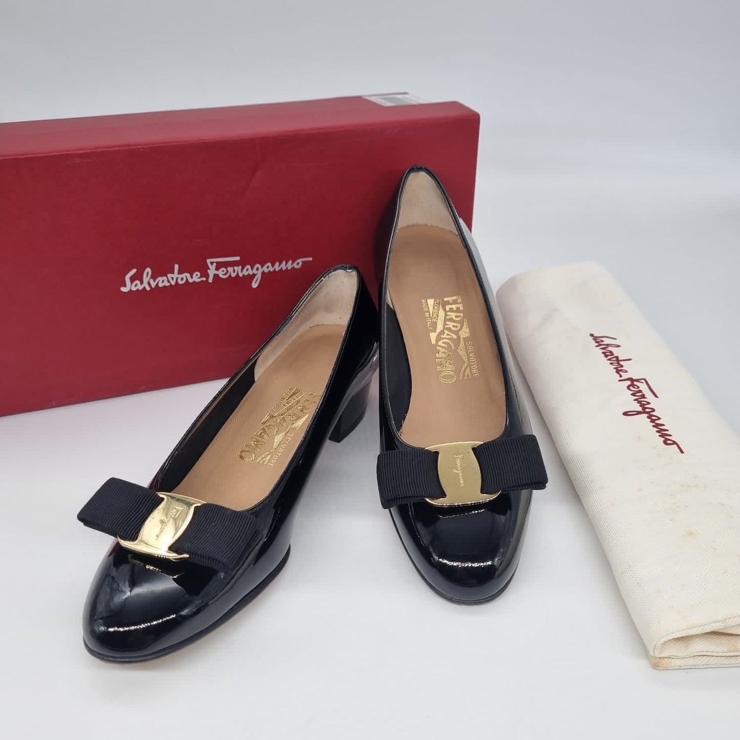 Salvatore Ferragamo Vara Pump Nero Naplakcalf Size 4,5c/22,5