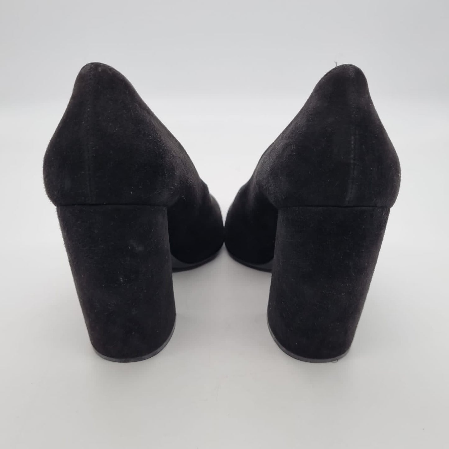 Prada Pump Heels Black Suede Size 39/27 (dari ujung)