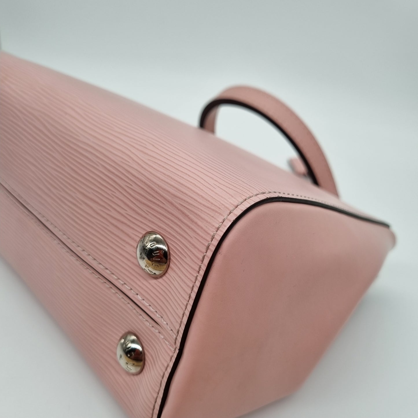 Louis Vuitton Cluny BB Epi Leather Pink Poudre 2015 Size 26x10x20