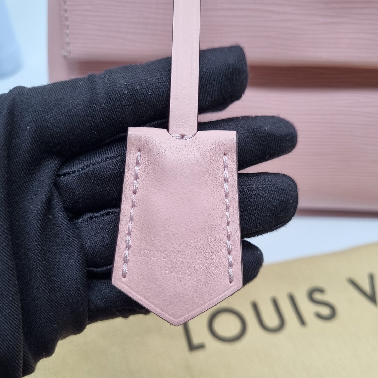 Louis Vuitton Cluny BB Epi Leather Pink Poudre 2015 Size 26x10x20