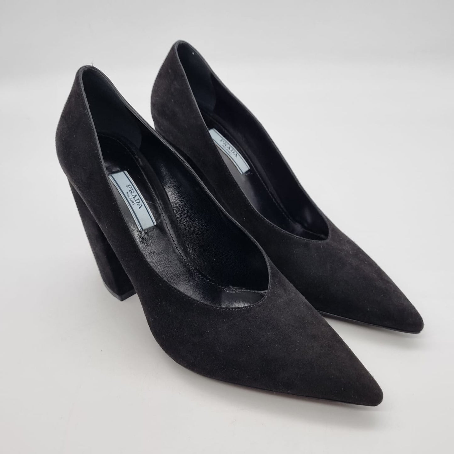 Prada Pump Heels Black Suede Size 39/27 (dari ujung)