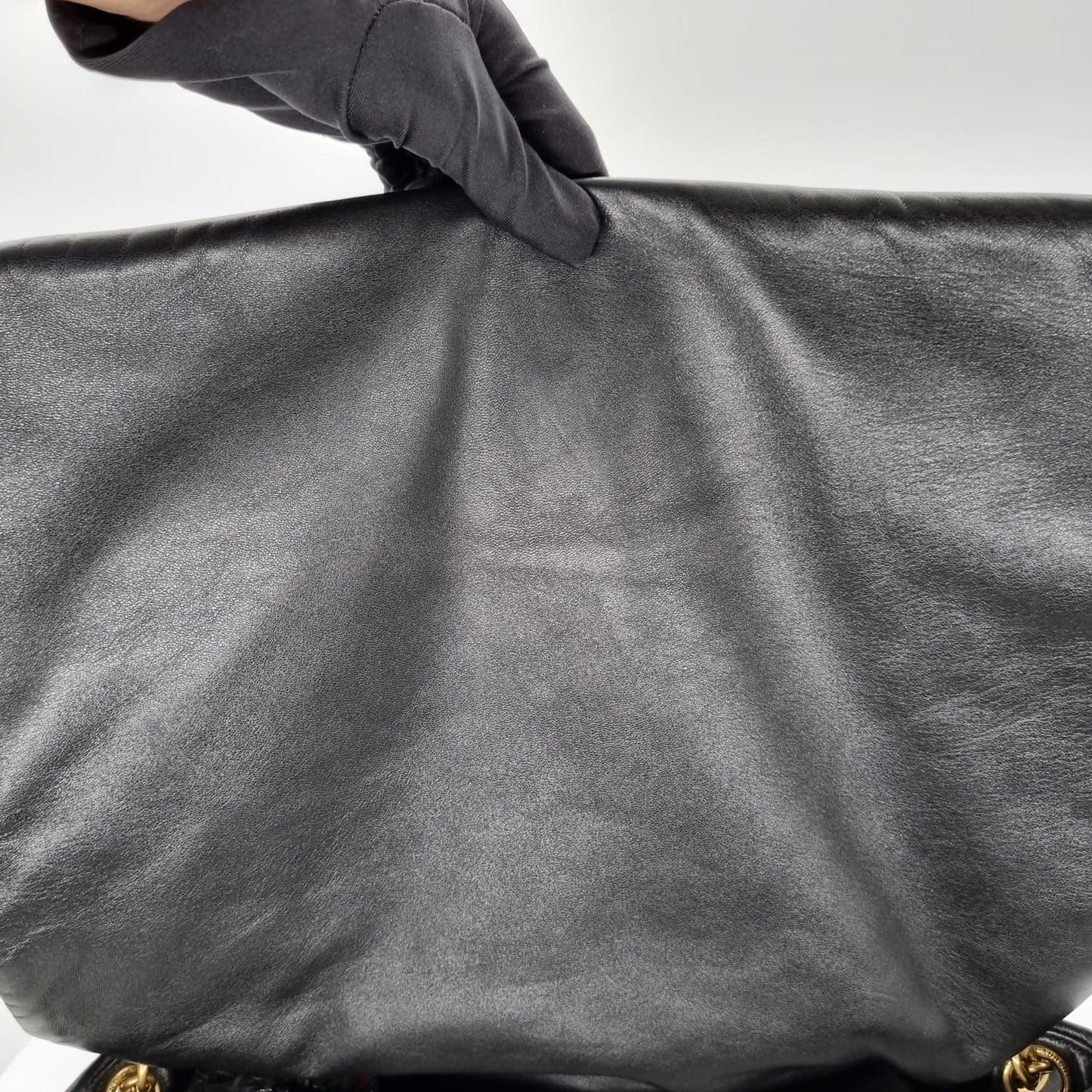Yves Saint Laurent Jamie Large Lambskin Tahun 2023 size 41x9x35