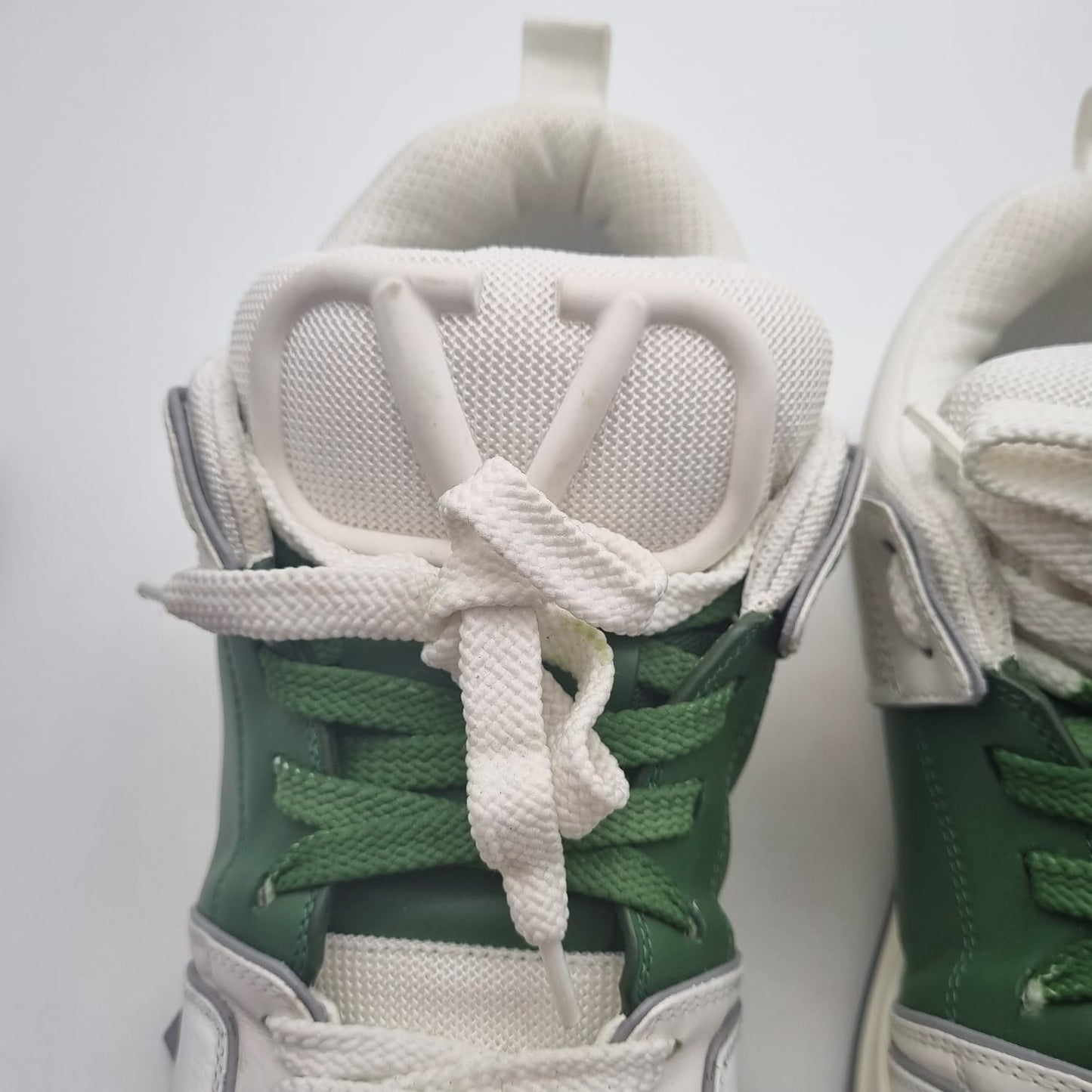 Valentino Garavani V Logo Open Skate Sneaker Fabric White Green Size 44/29,5