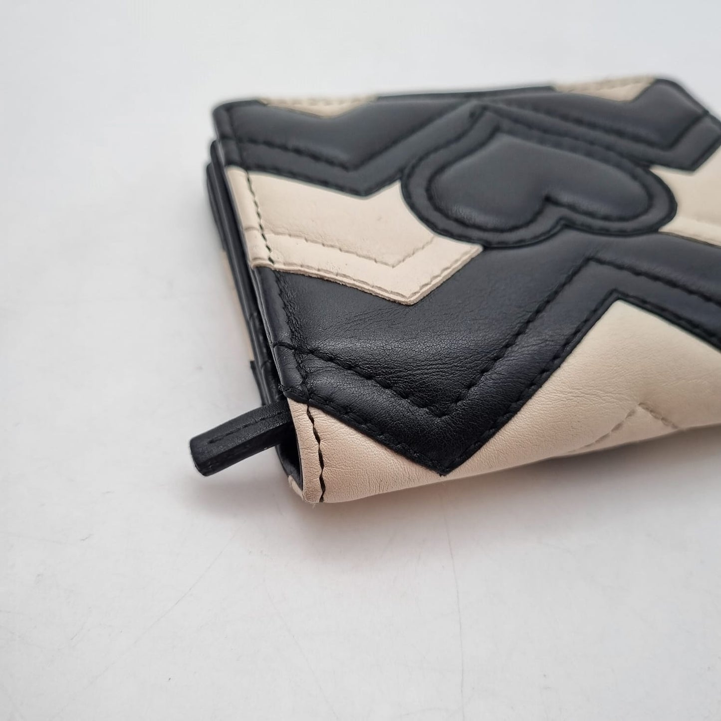 Gucci GG Marmont Compact Walet Black And White Size 11x9