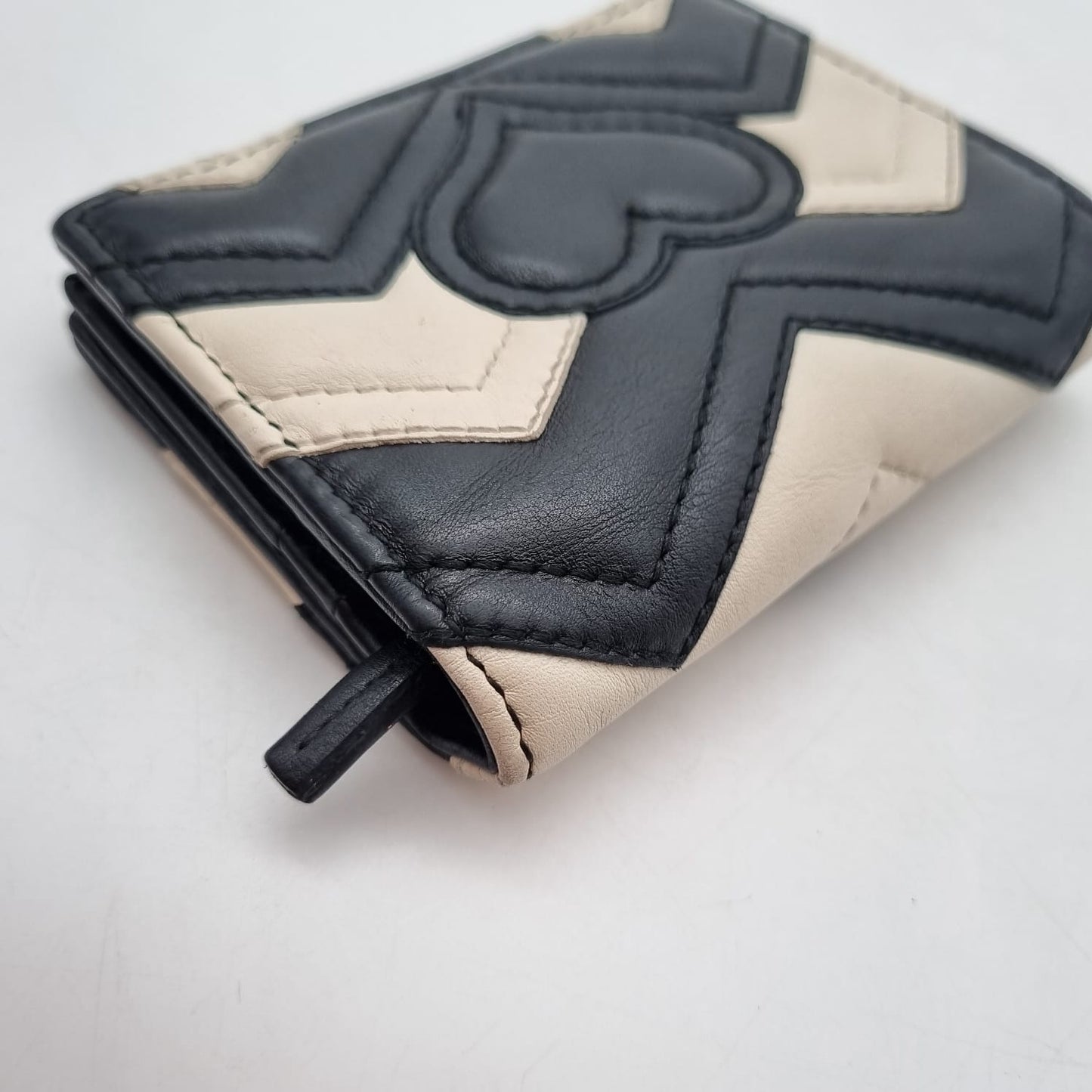 Gucci GG Marmont Compact Walet Black And White Size 11x9
