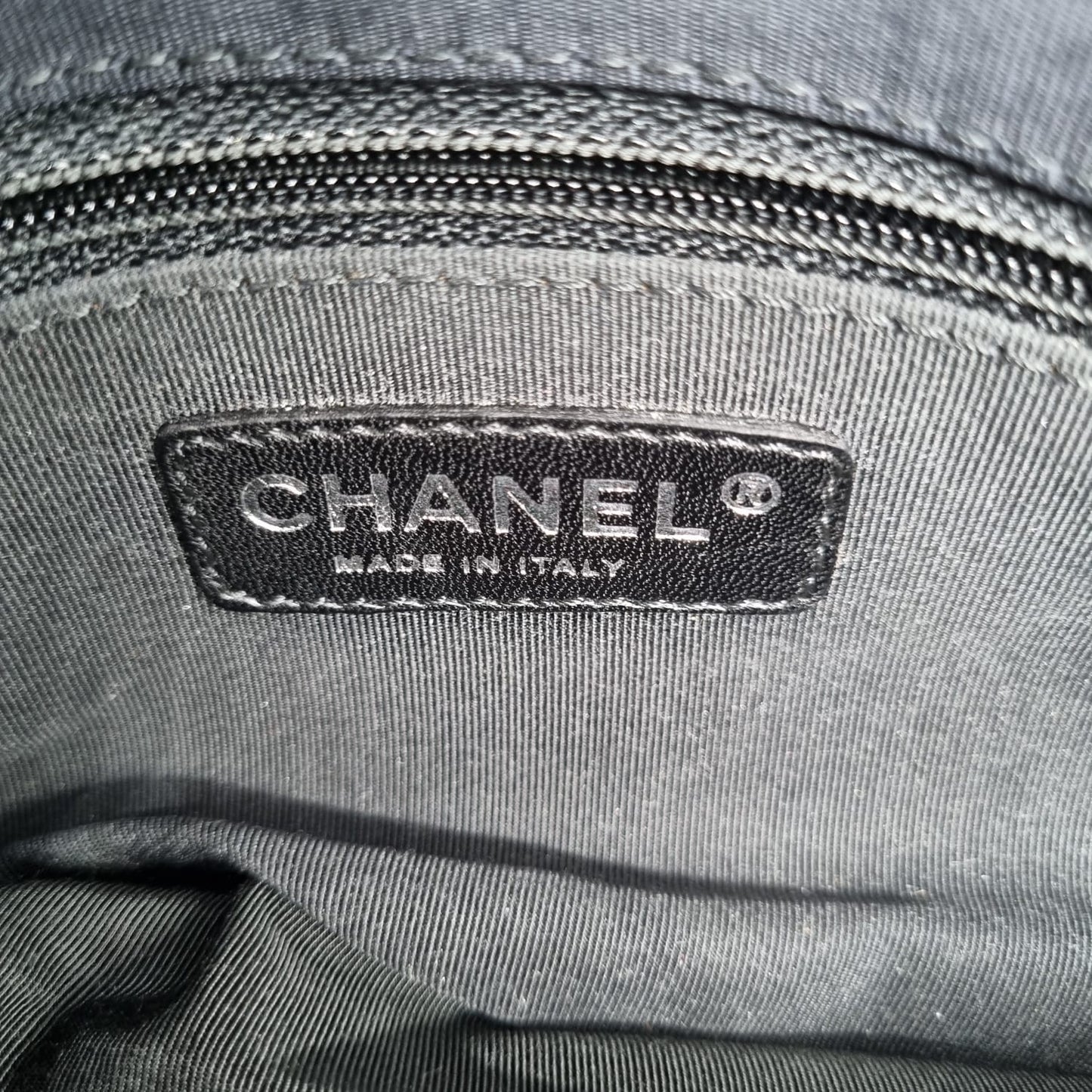 Chanel Reissue Jumbo White Black Canvas #12 Size 29x3x16