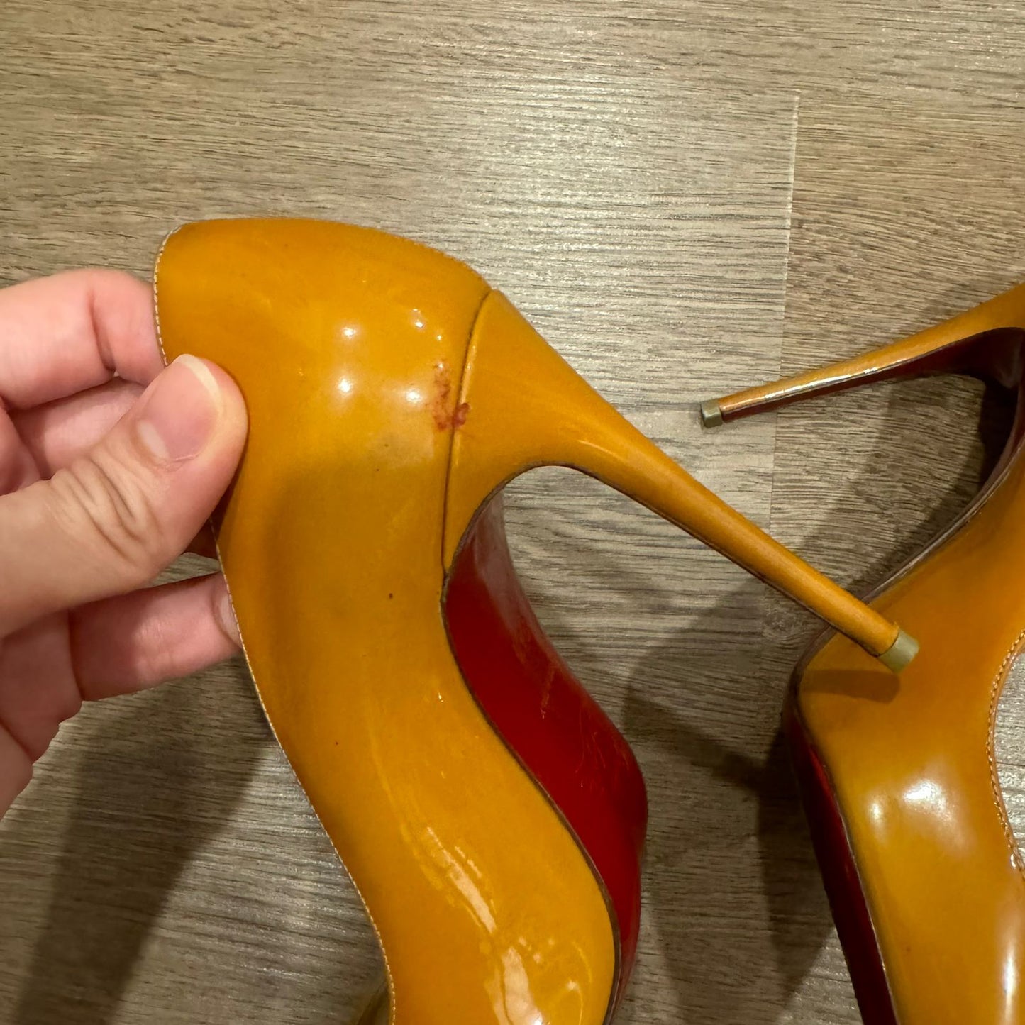 Christian Louboutin Heels Patent Mustrad Size 34,5/23