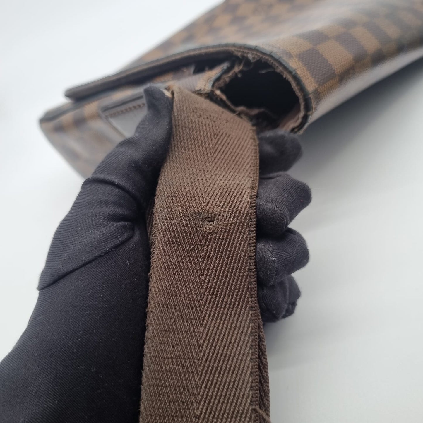 Louis Vuitton District PM Damier Ebene 2013 Size 24x5x22