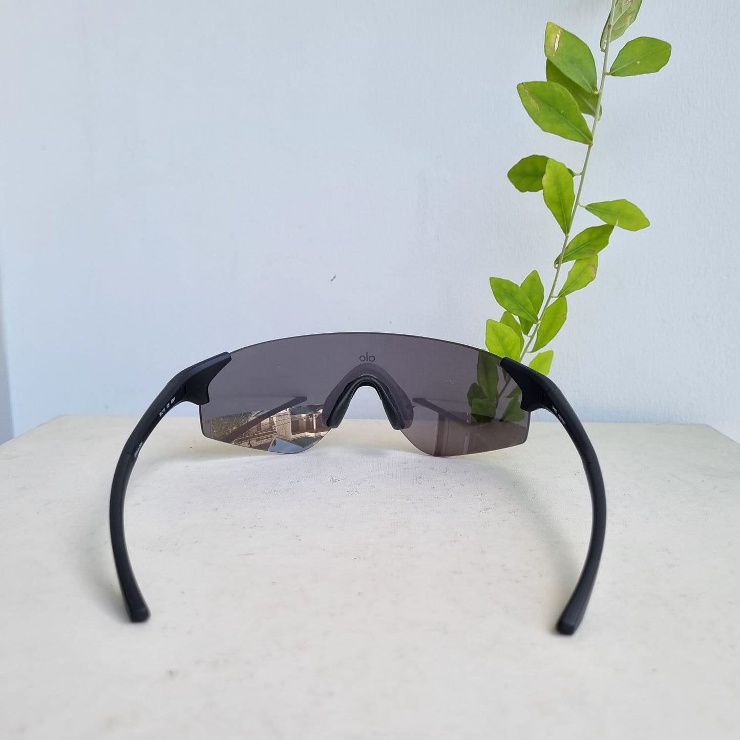 Alo Yoga Speed Sunglasses Black