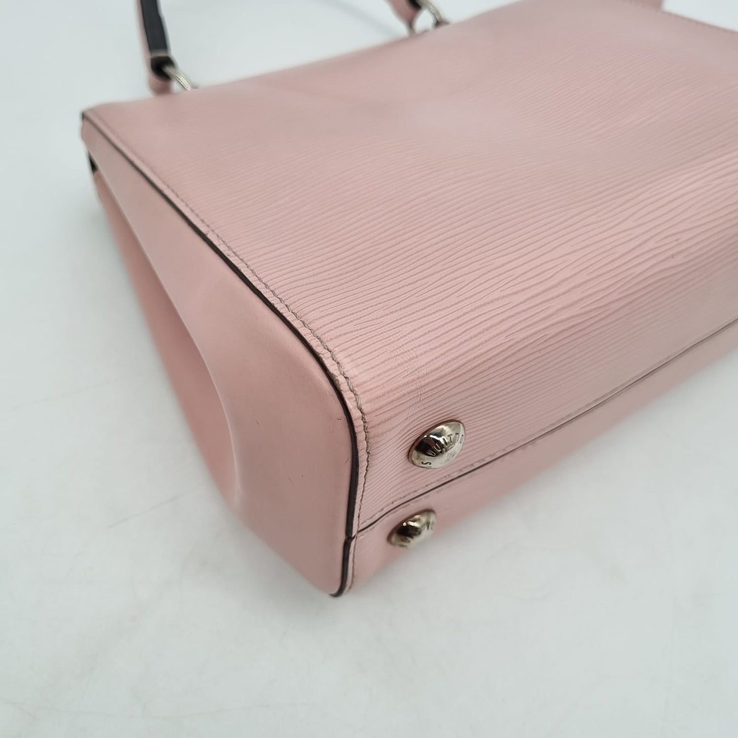 Louis Vuitton Cluny BB Epi Leather Pink Poudre 2015 Size 26x10x20