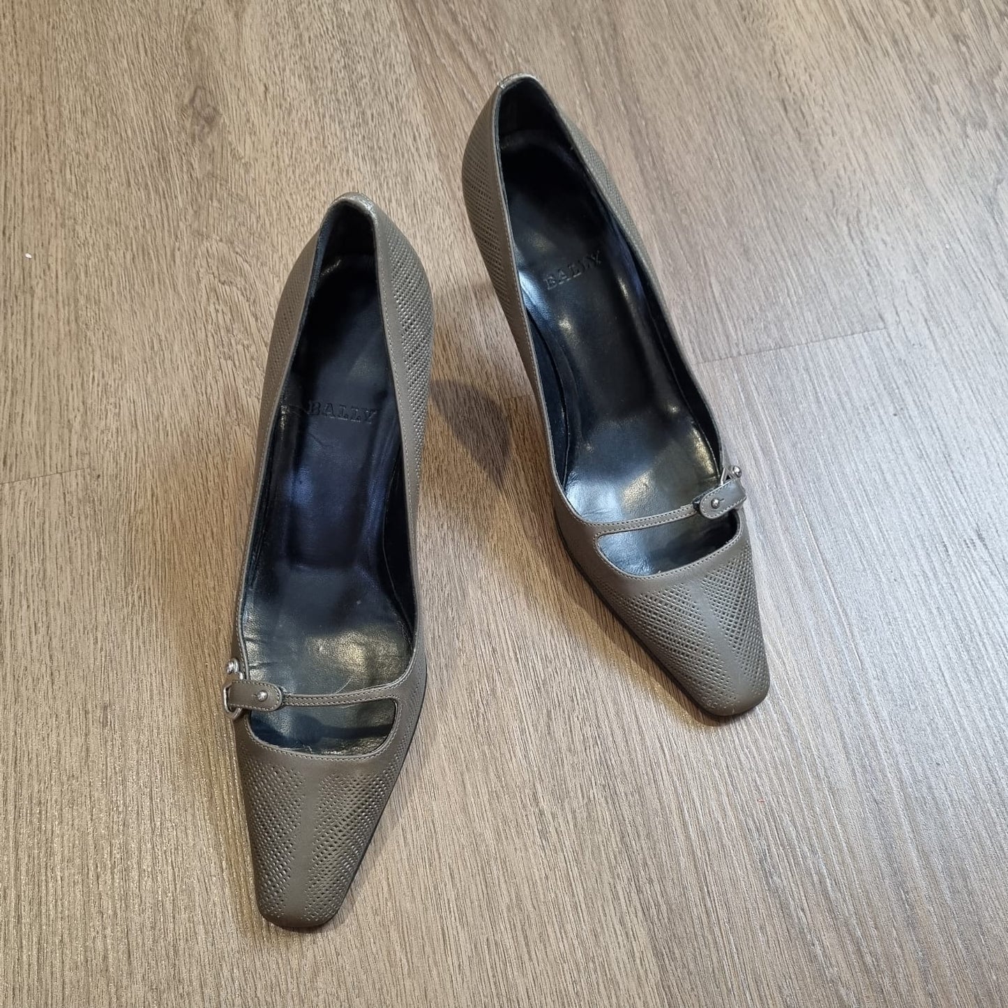 Bally Kitten Heels Etoupe Size 36,5/24