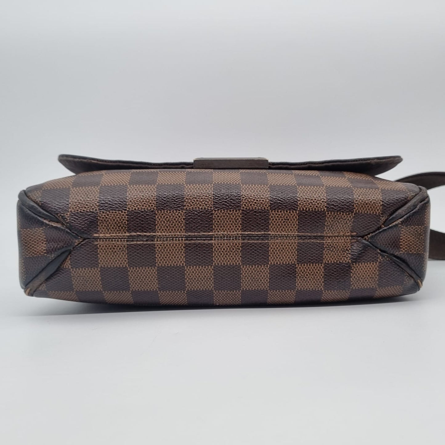 Louis Vuitton District PM Damier Ebene 2013 Size 24x5x22