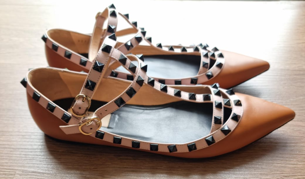 Valentino Rockstud Point Toe Flats Brown Size 39.5/26.5 dari ujung
