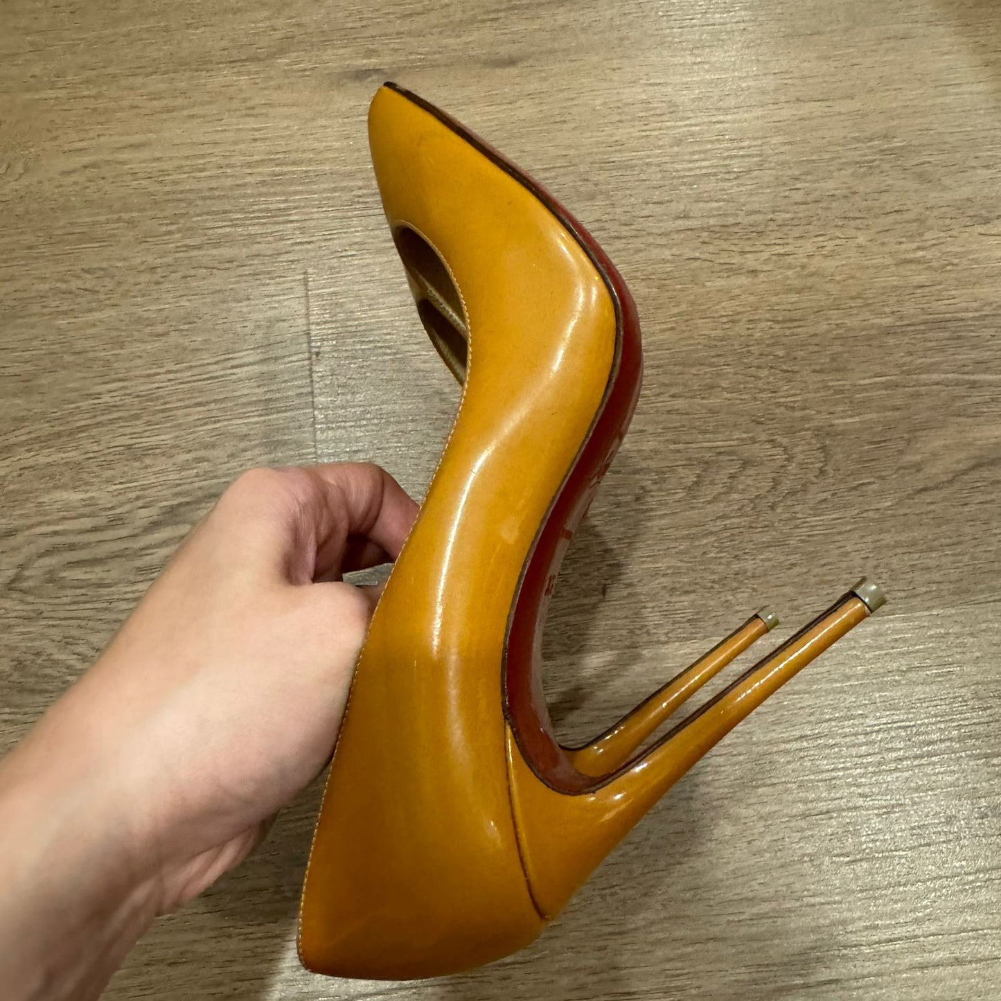 Christian Louboutin Heels Patent Mustrad Size 34,5/23