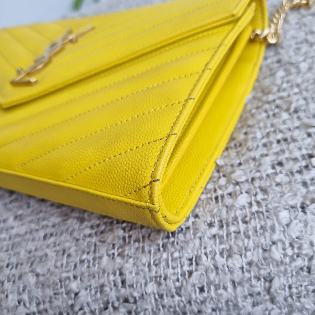 Yves Saint Laurent Envelope Shoulder Bag Jaune 2016 Size 23x15