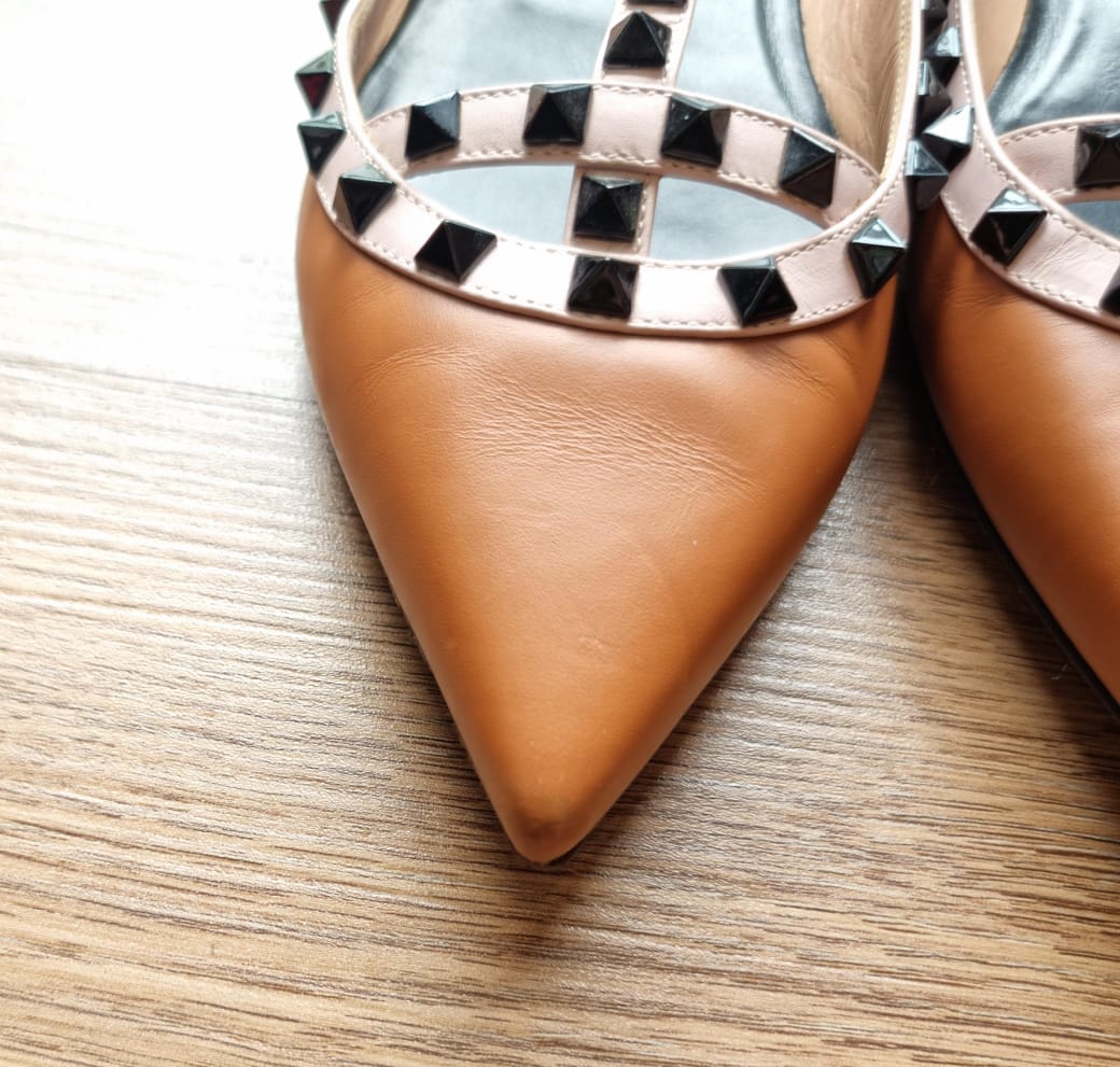 Valentino Rockstud Point Toe Flats Brown Size 39.5/26.5 dari ujung