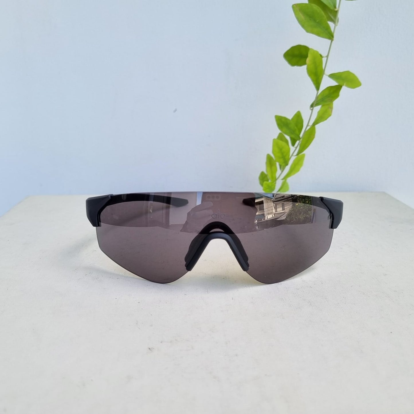 Alo Yoga Speed Sunglasses Black