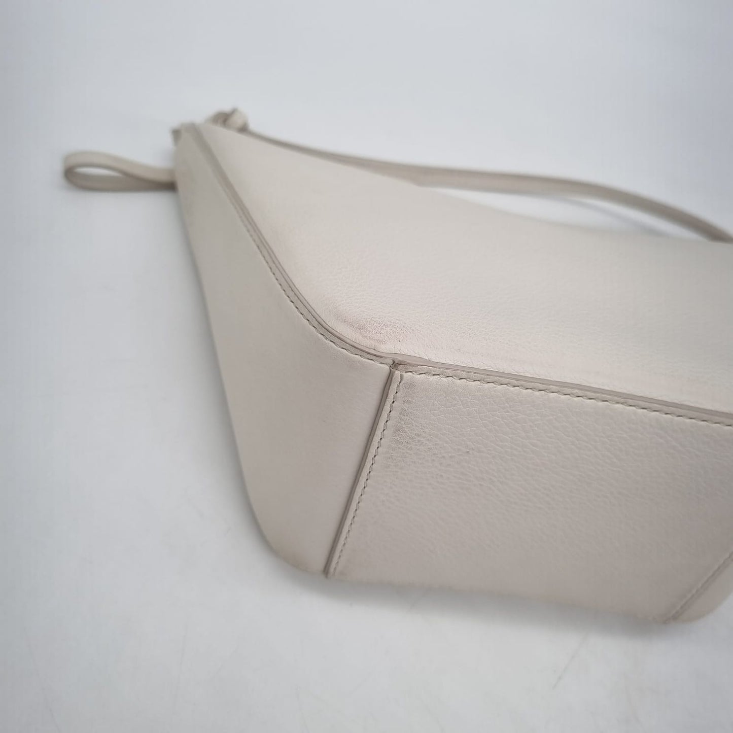 Loewe Hammock Mini Hobo Ivory 2023 Size 15x10x16
