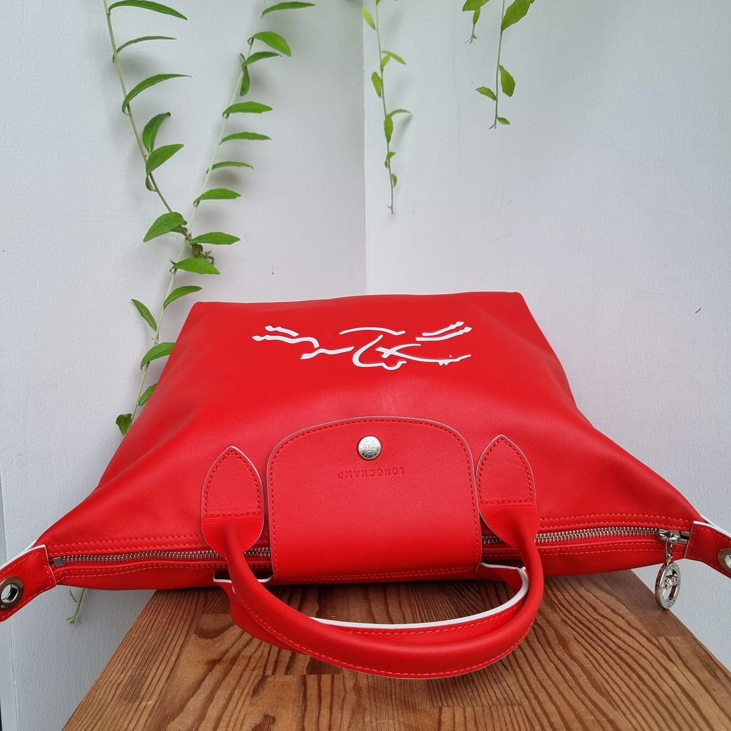 Longchamp Le Pliage Cuir Jockey Medium Short Handle Red Size 37x18x23