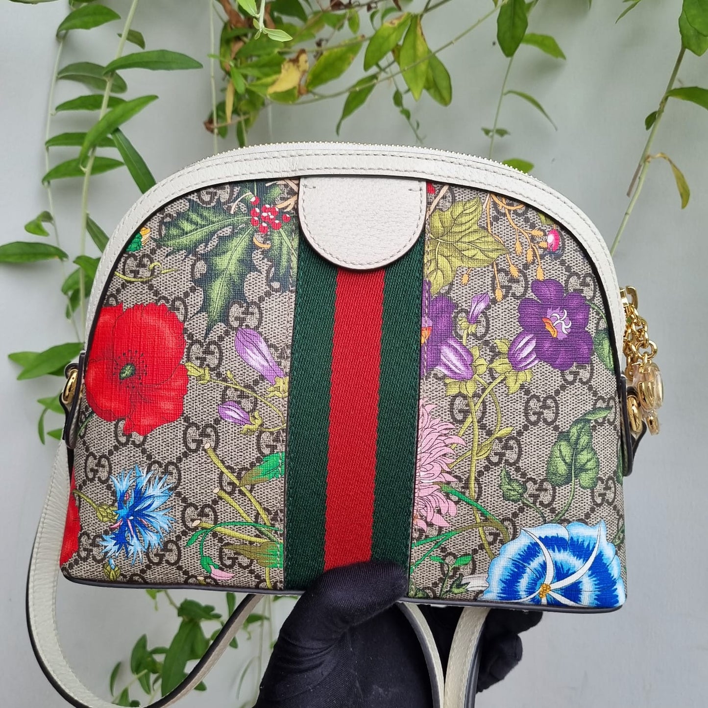Gucci Ophidia Flower White Canvas Size 24x8x18 (Like New)