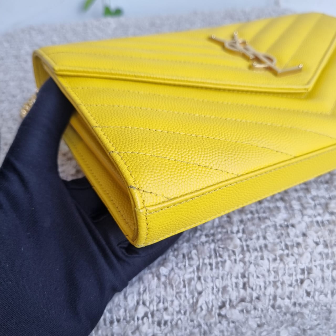 Yves Saint Laurent Envelope Shoulder Bag Jaune 2016 Size 23x15