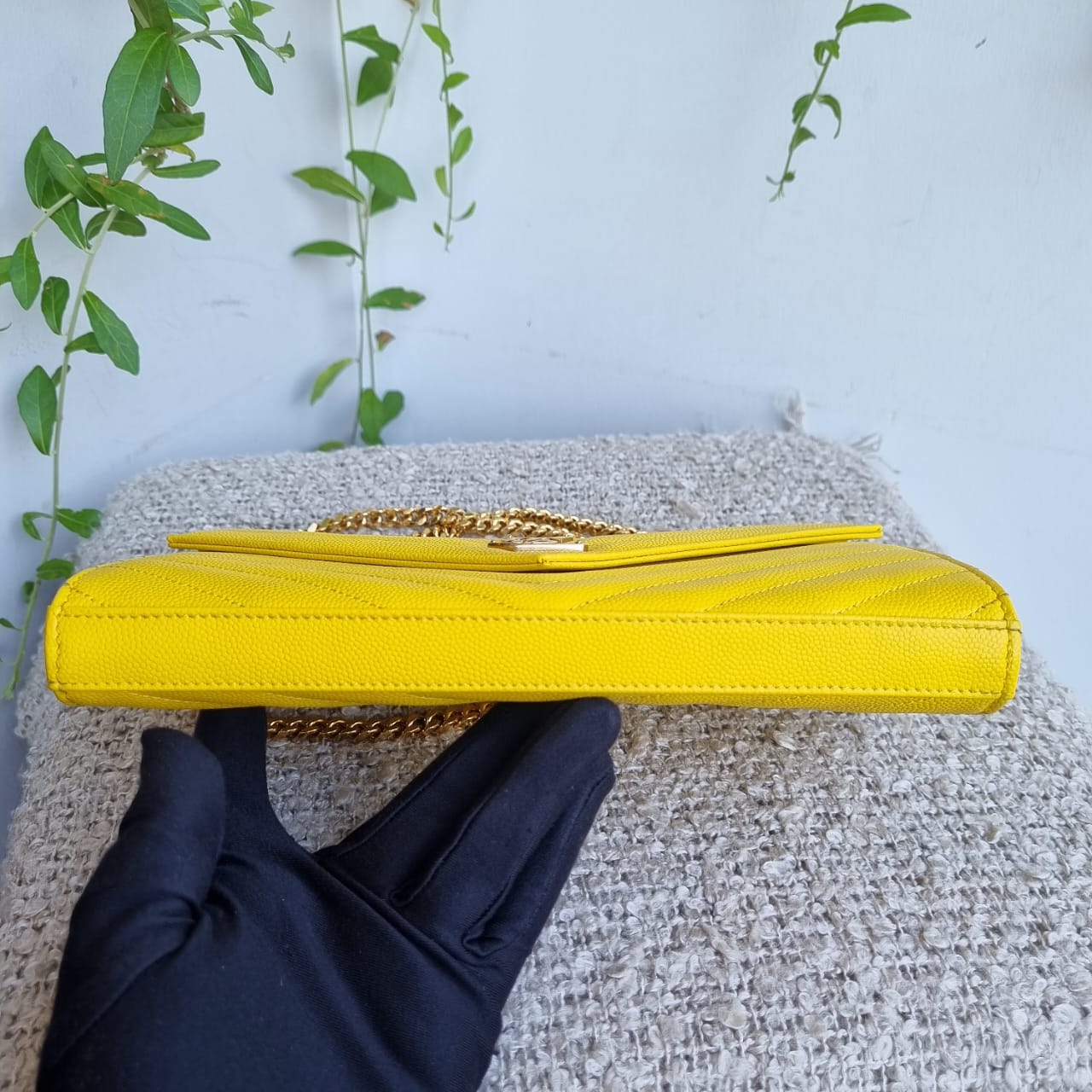 Yves Saint Laurent Envelope Shoulder Bag Jaune 2016 Size 23x15
