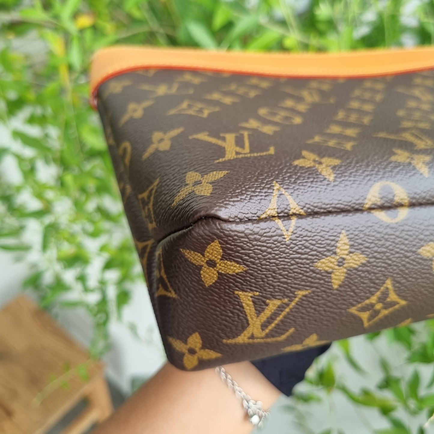 Louis Vuitton Pochette Voyage Mono CHIP Size 30x7x20