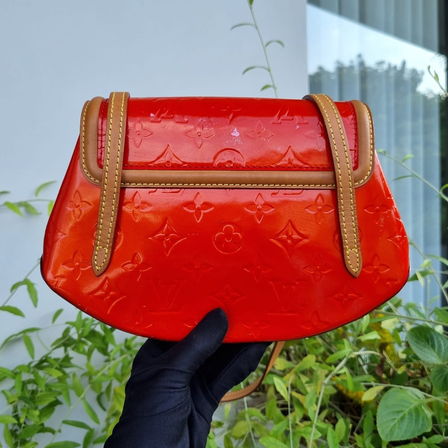Louis Vuitton Vernish Biscayne Bay PM Shoulder Bag Red 2004 Size 31x8x18
