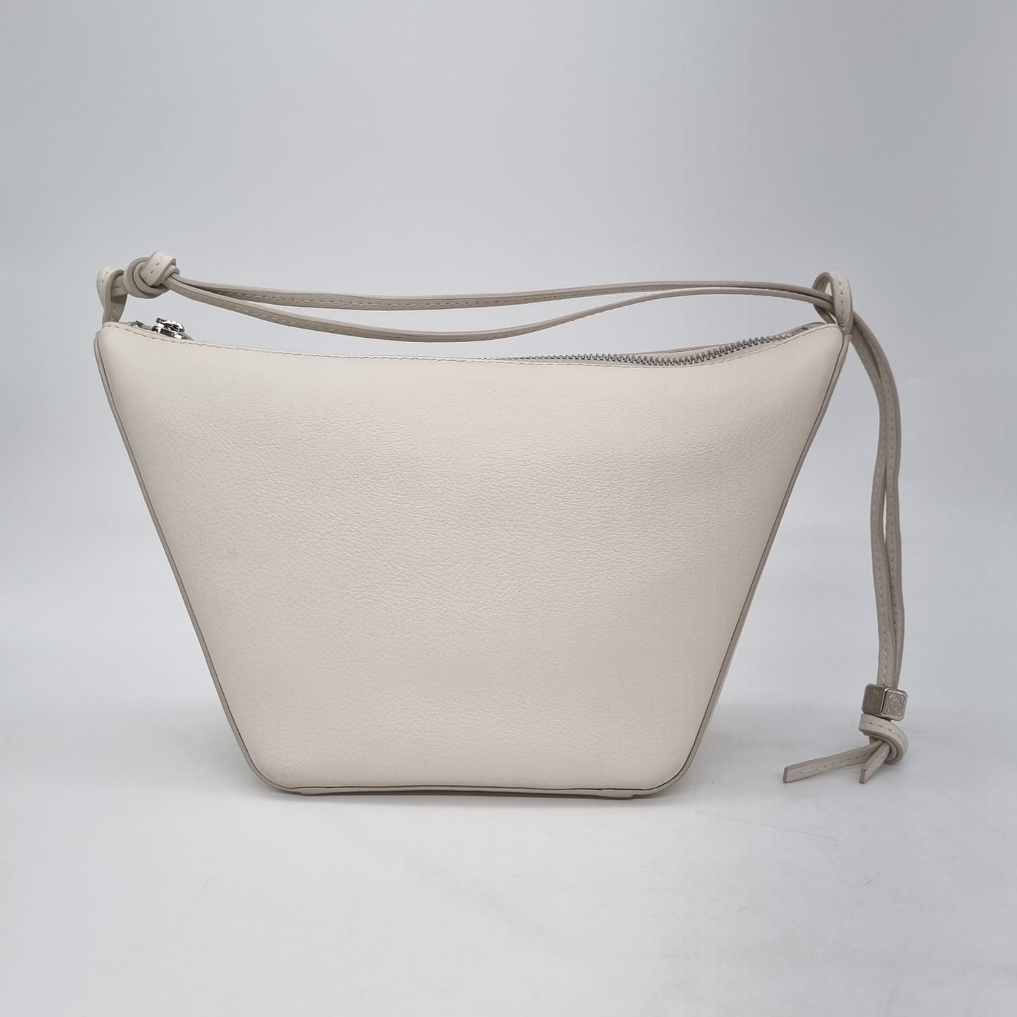 Loewe Hammock Mini Hobo Ivory 2023 Size 15x10x16