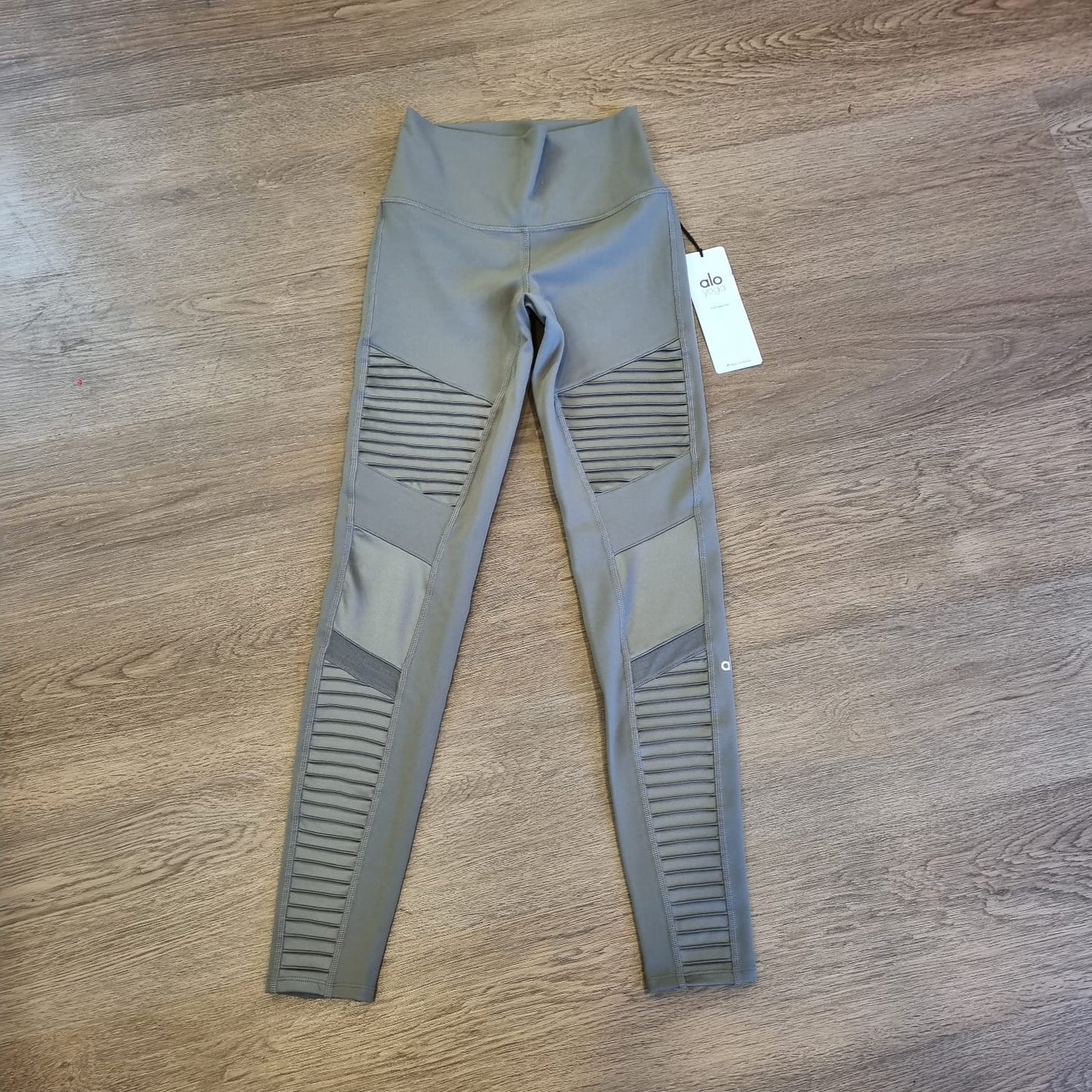 Alo Yoga Legging Olive Branch Size S