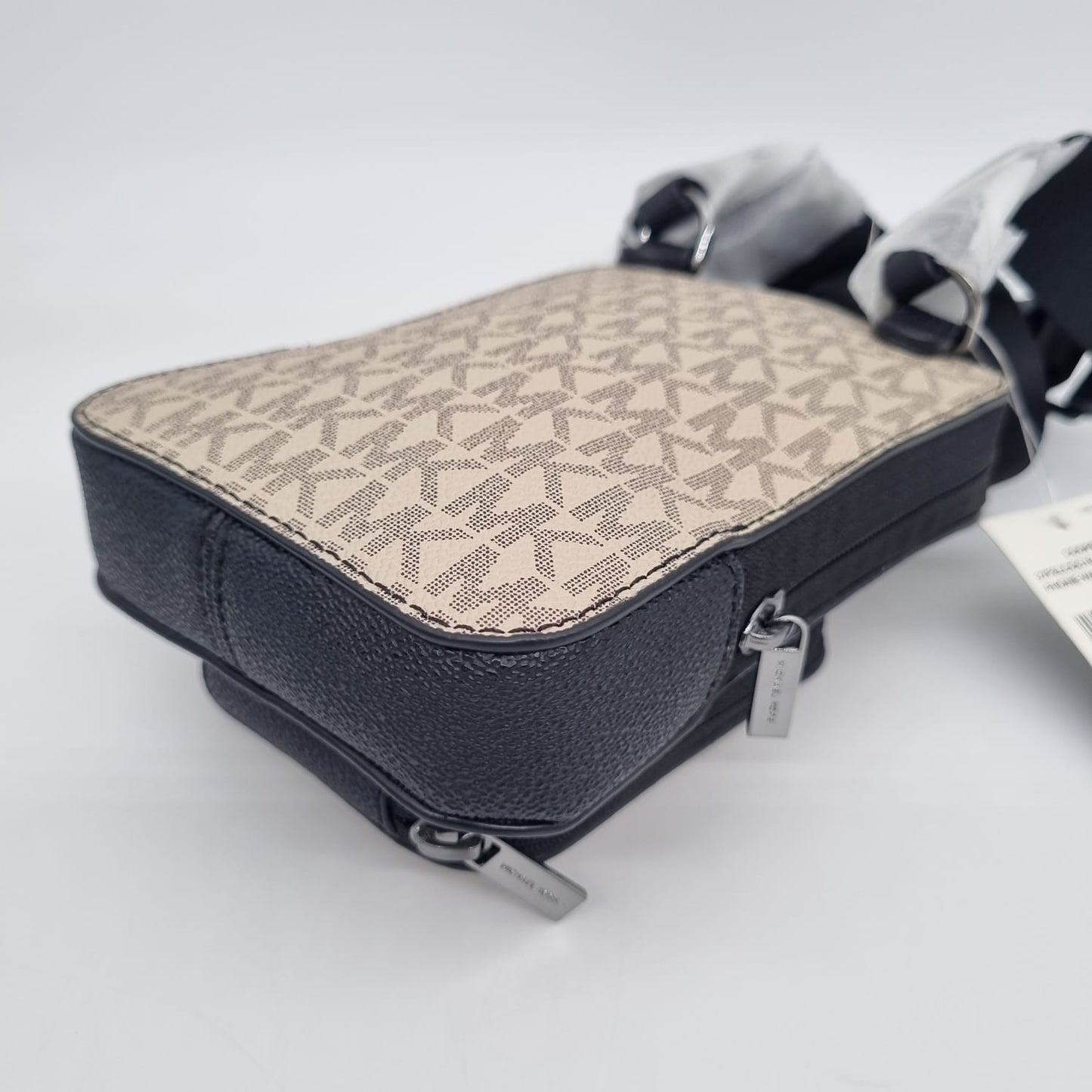 Michael Kors Cooper Phone Wallet Xbody Black Size 12x6x19