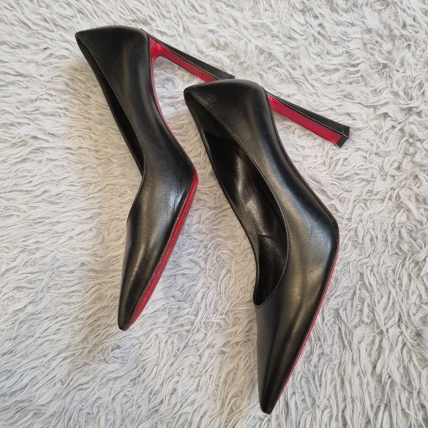 Christian Loubutin Condora Lin Black Size 37,5 insole 25,5 dr ujung fit 24