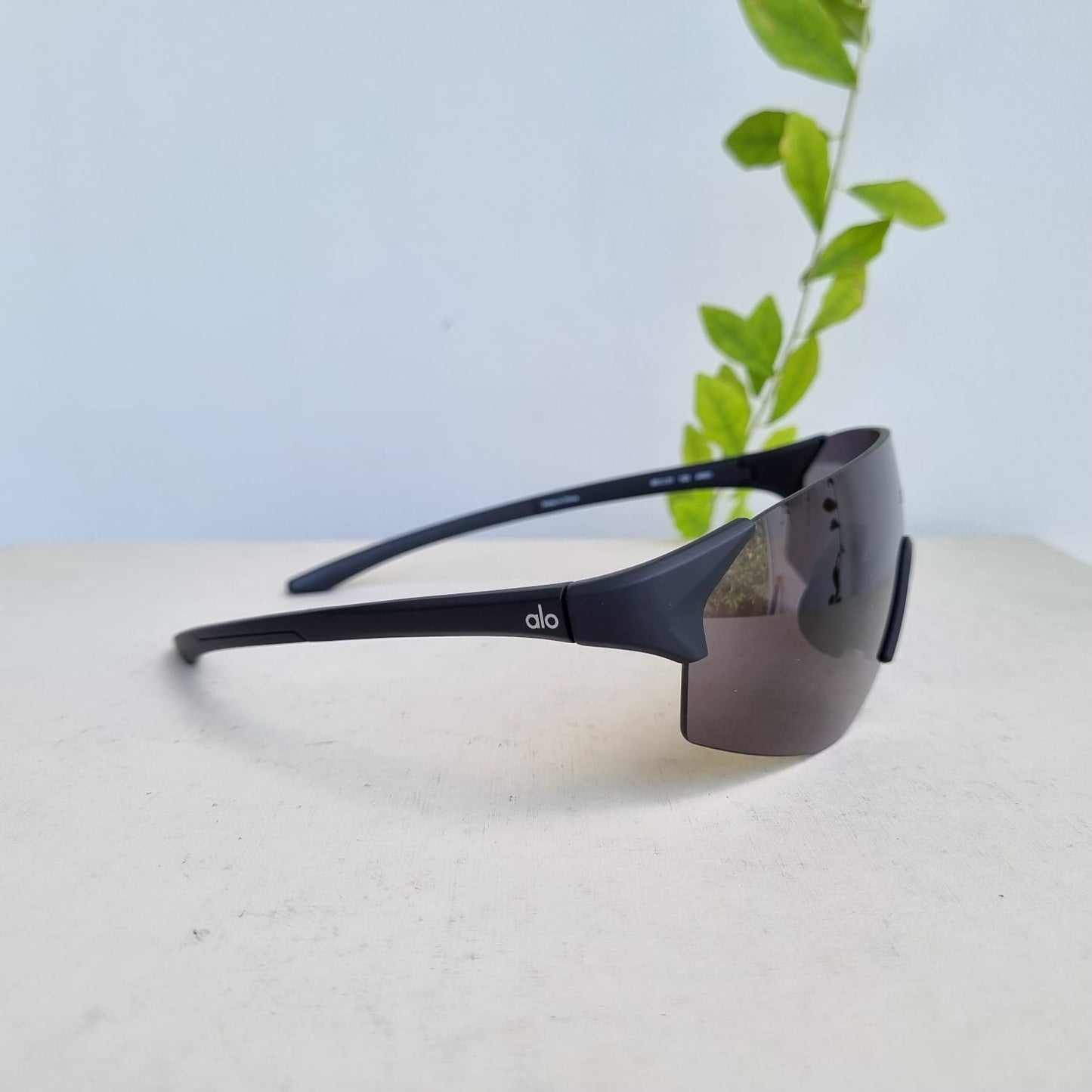 Alo Yoga Speed Sunglasses Black