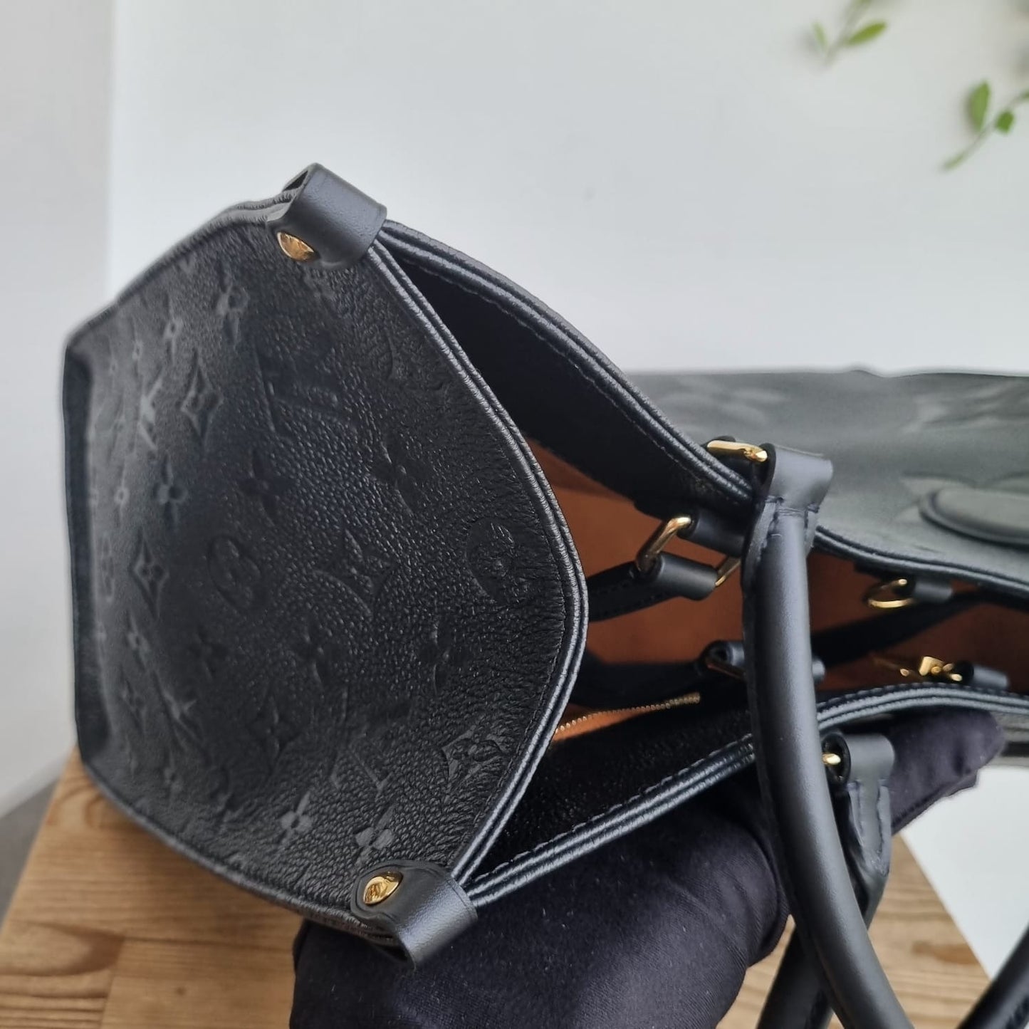 Louis Vuitton On The Go MM Monogram Empre Black CHIP Size 34x15x27