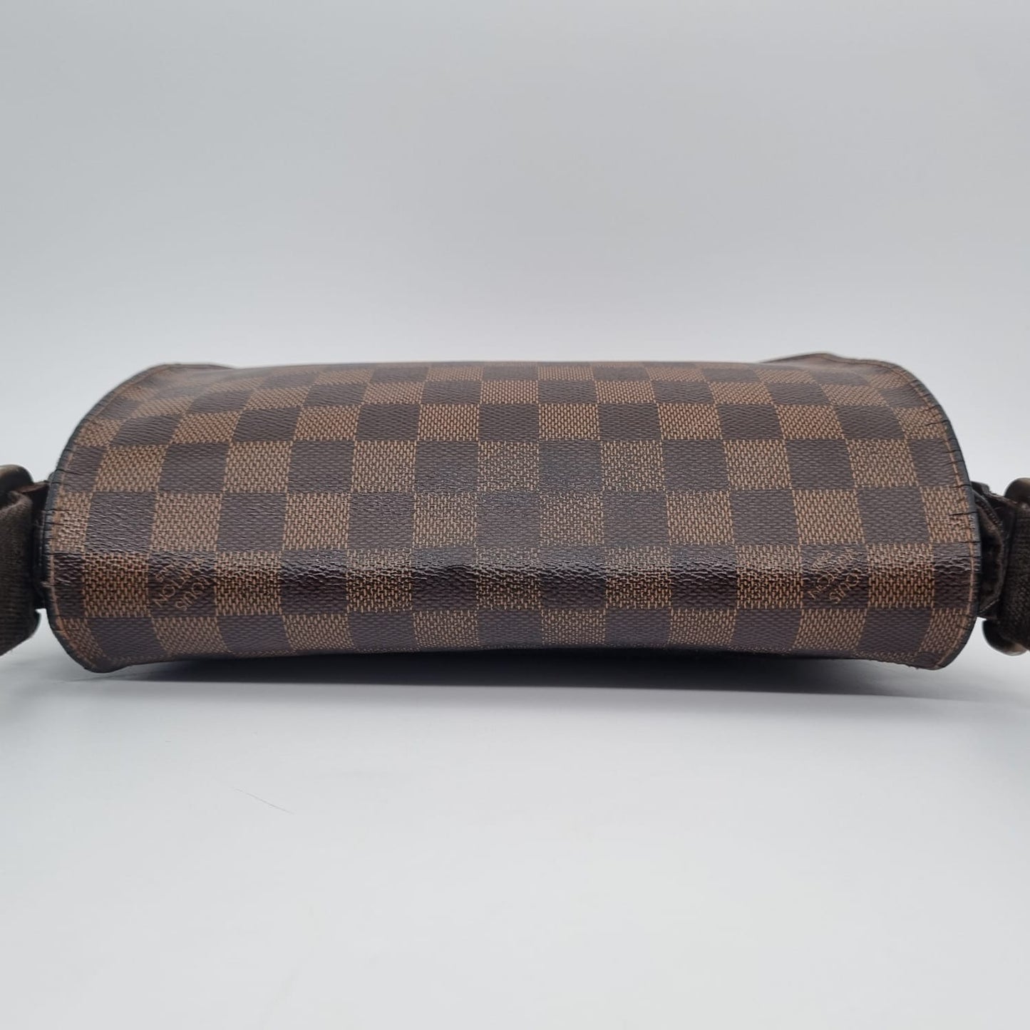 Louis Vuitton District PM Damier Ebene 2013 Size 24x5x22