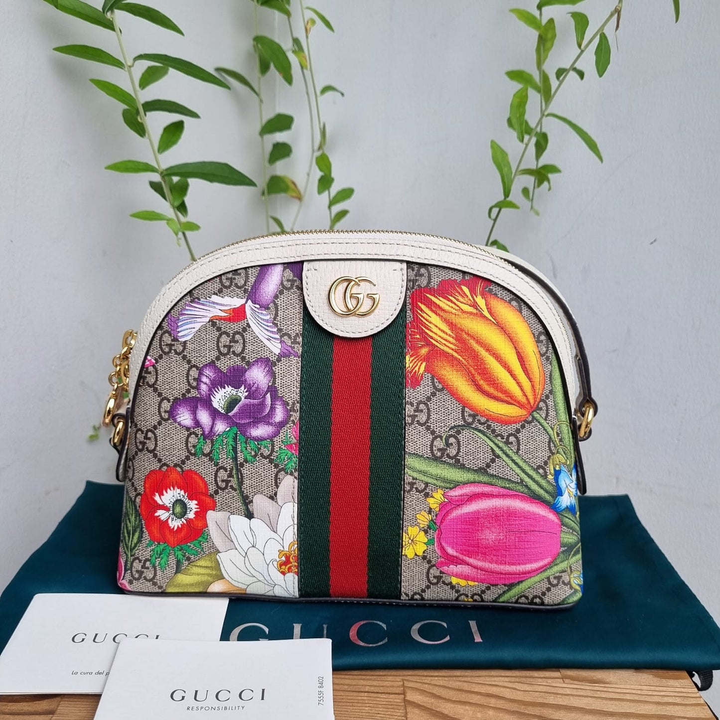Gucci Ophidia Flower White Canvas Size 24x8x18 (Like New)