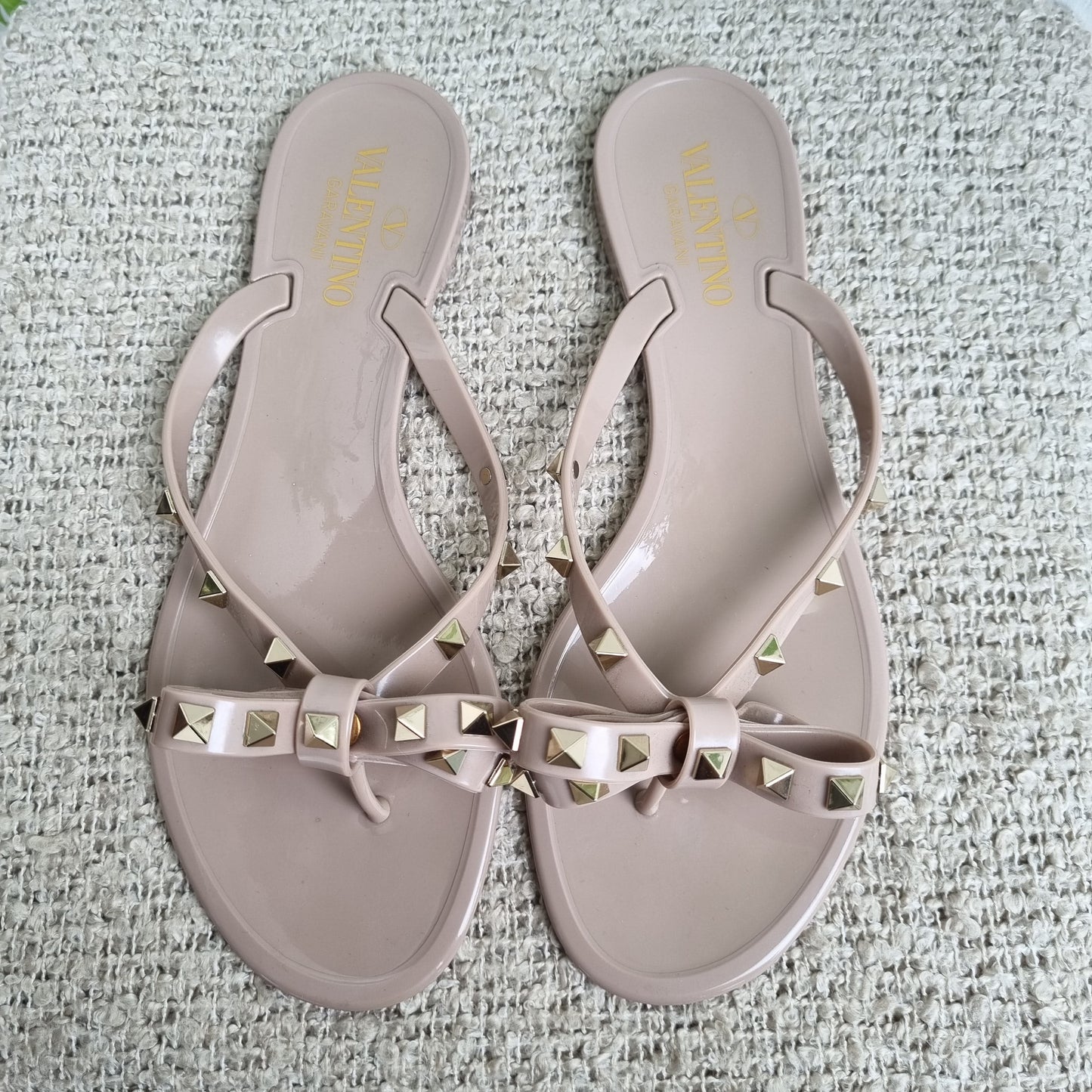 Valentino Garavani Rockstud Jelly Nude Size 39/25