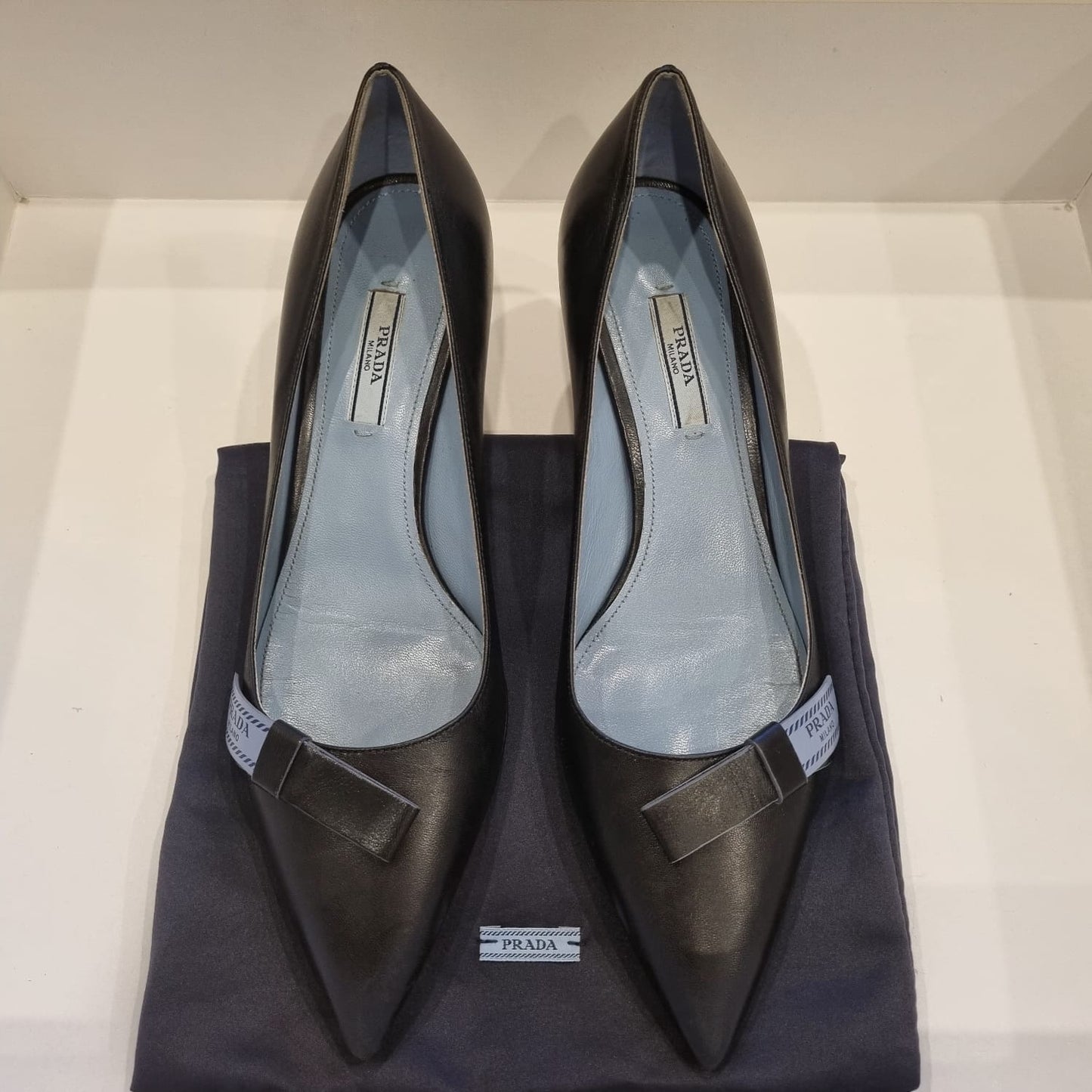Prada Bow Blue Black Grained Size 39/27 Dari Ujung