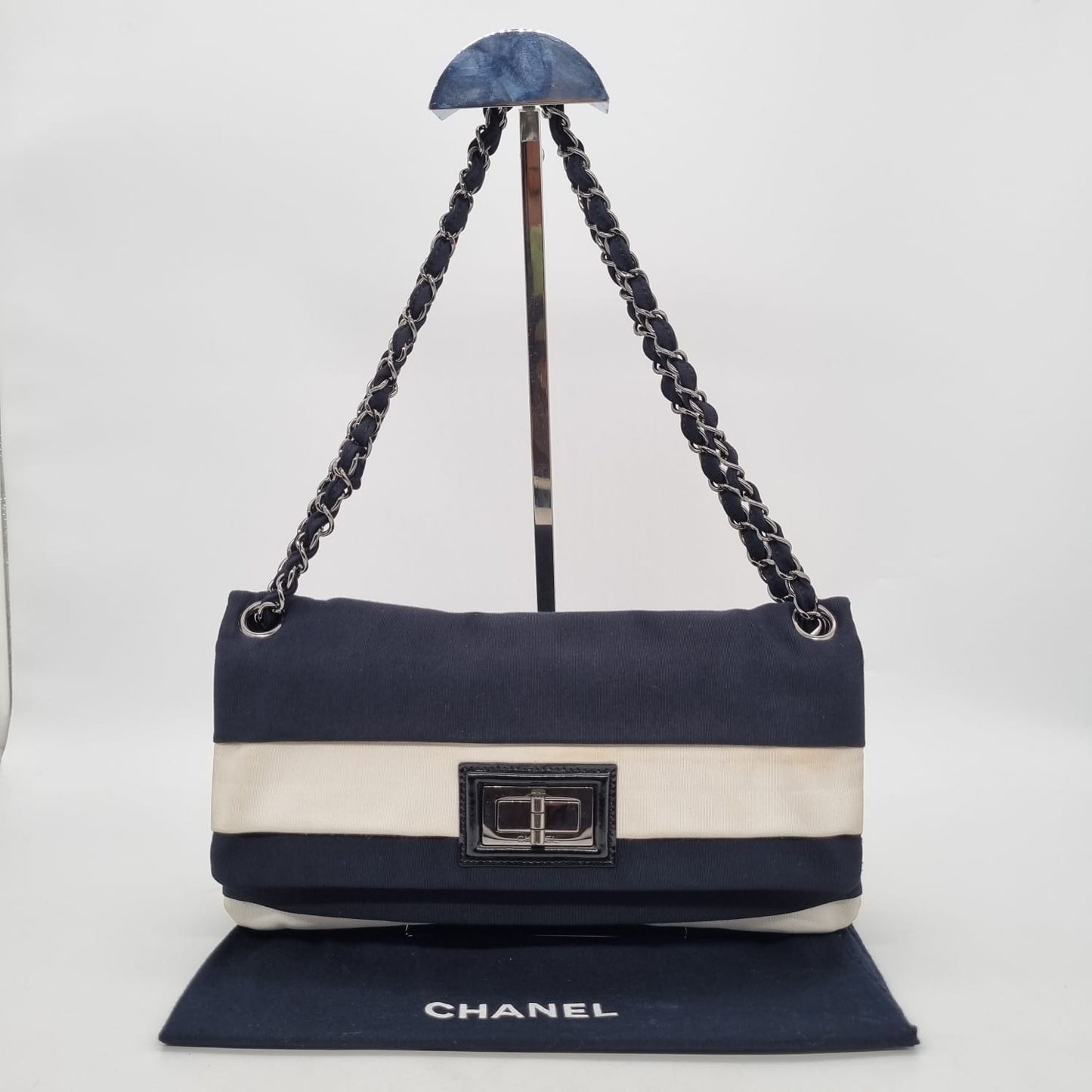 Chanel Reissue Jumbo White Black Canvas #12 Size 29x3x16