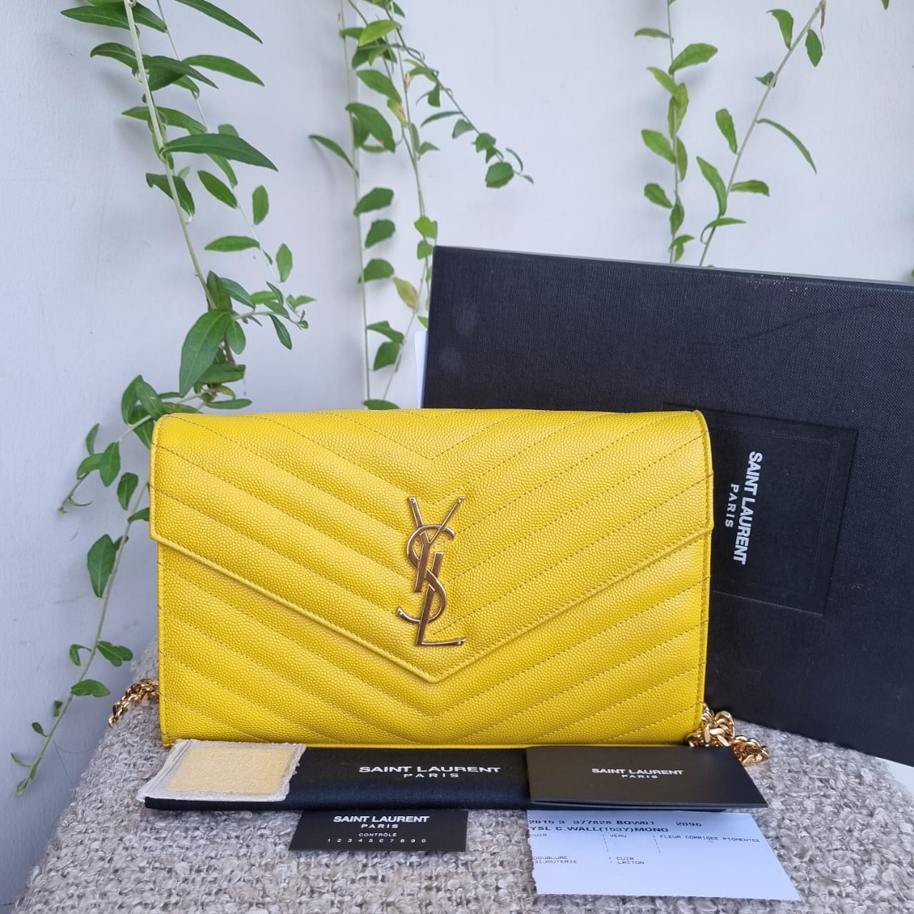 Yves Saint Laurent Envelope Shoulder Bag Jaune 2016 Size 23x15
