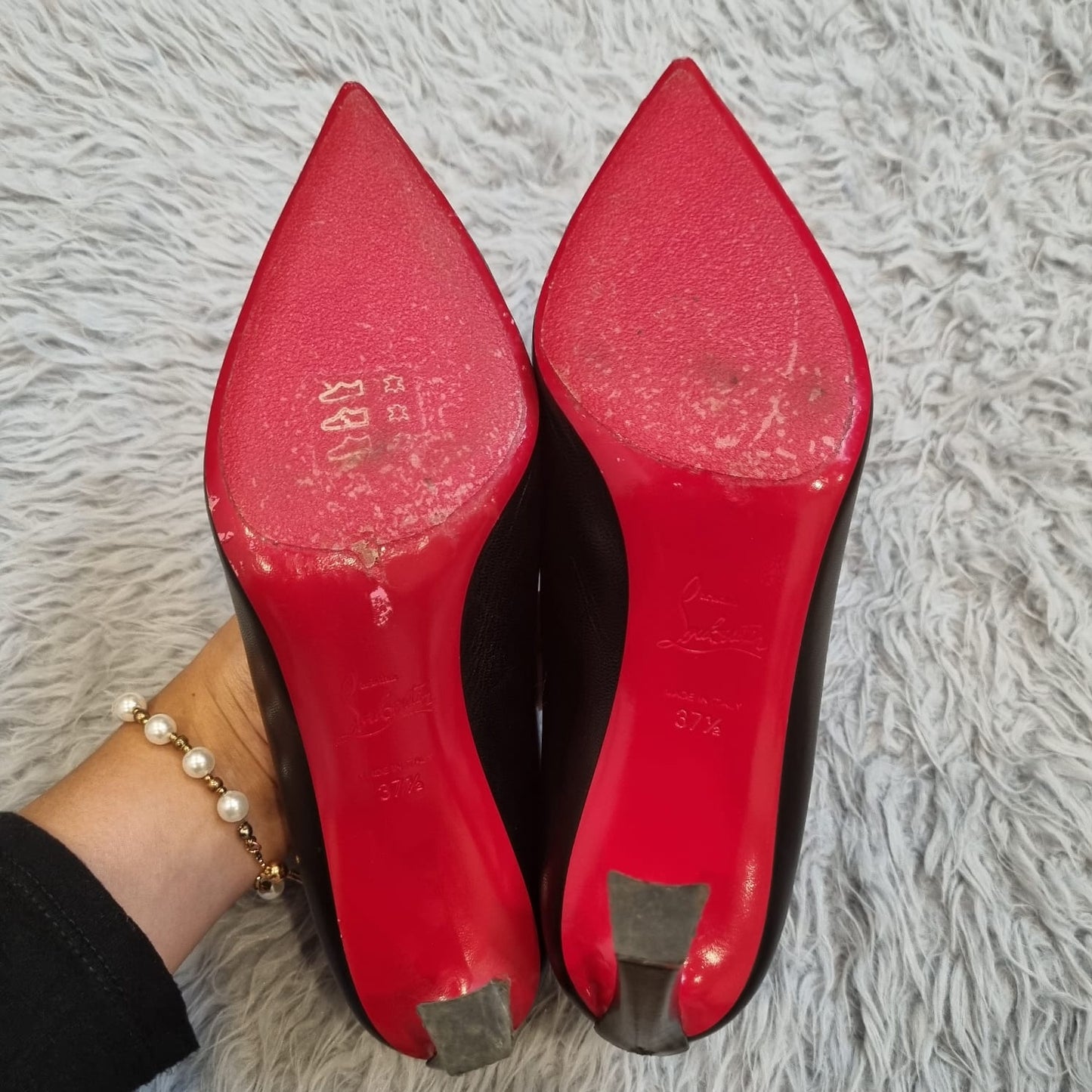 Christian Loubutin Condora Lin Black Size 37,5 insole 25,5 dr ujung fit 24