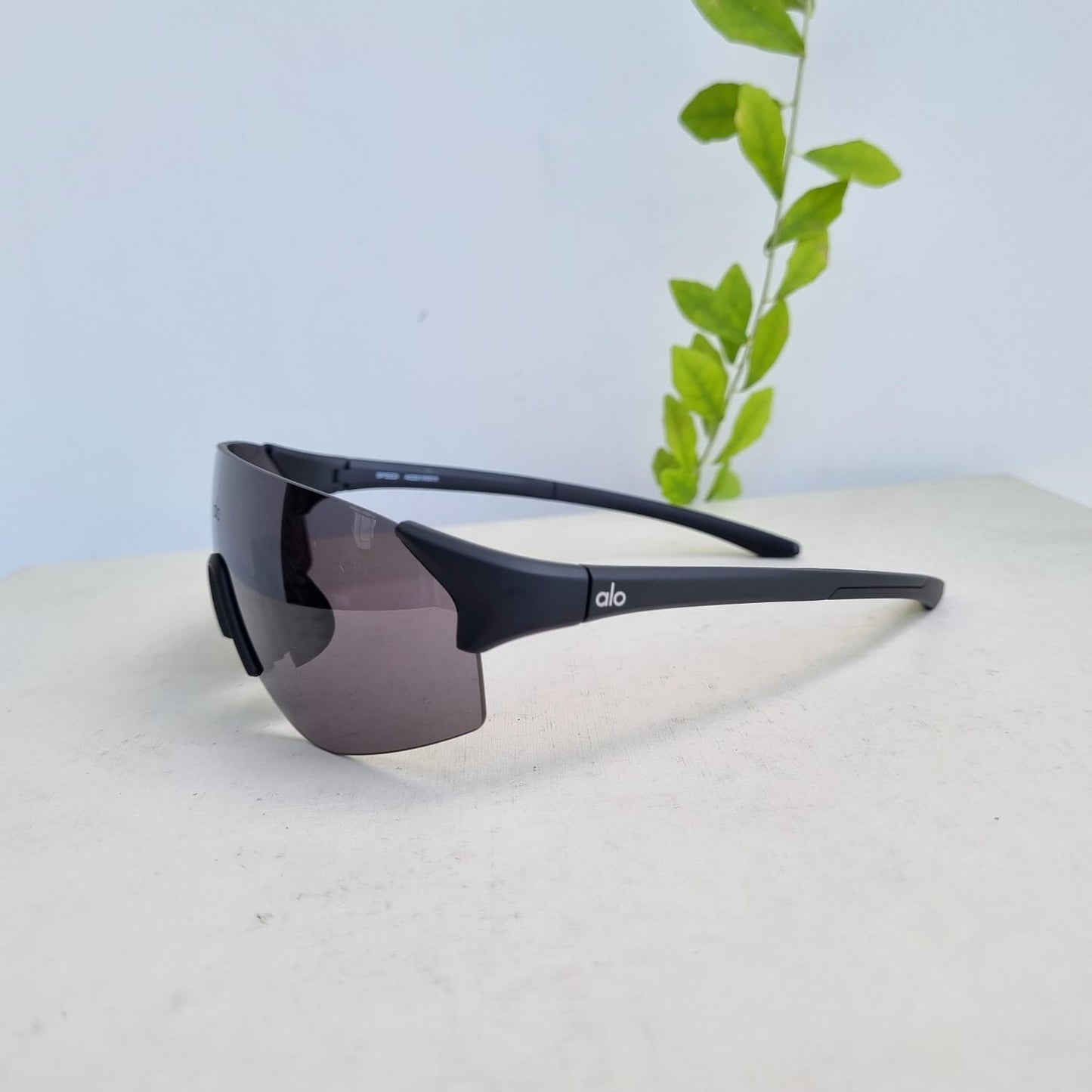 Alo Yoga Speed Sunglasses Black