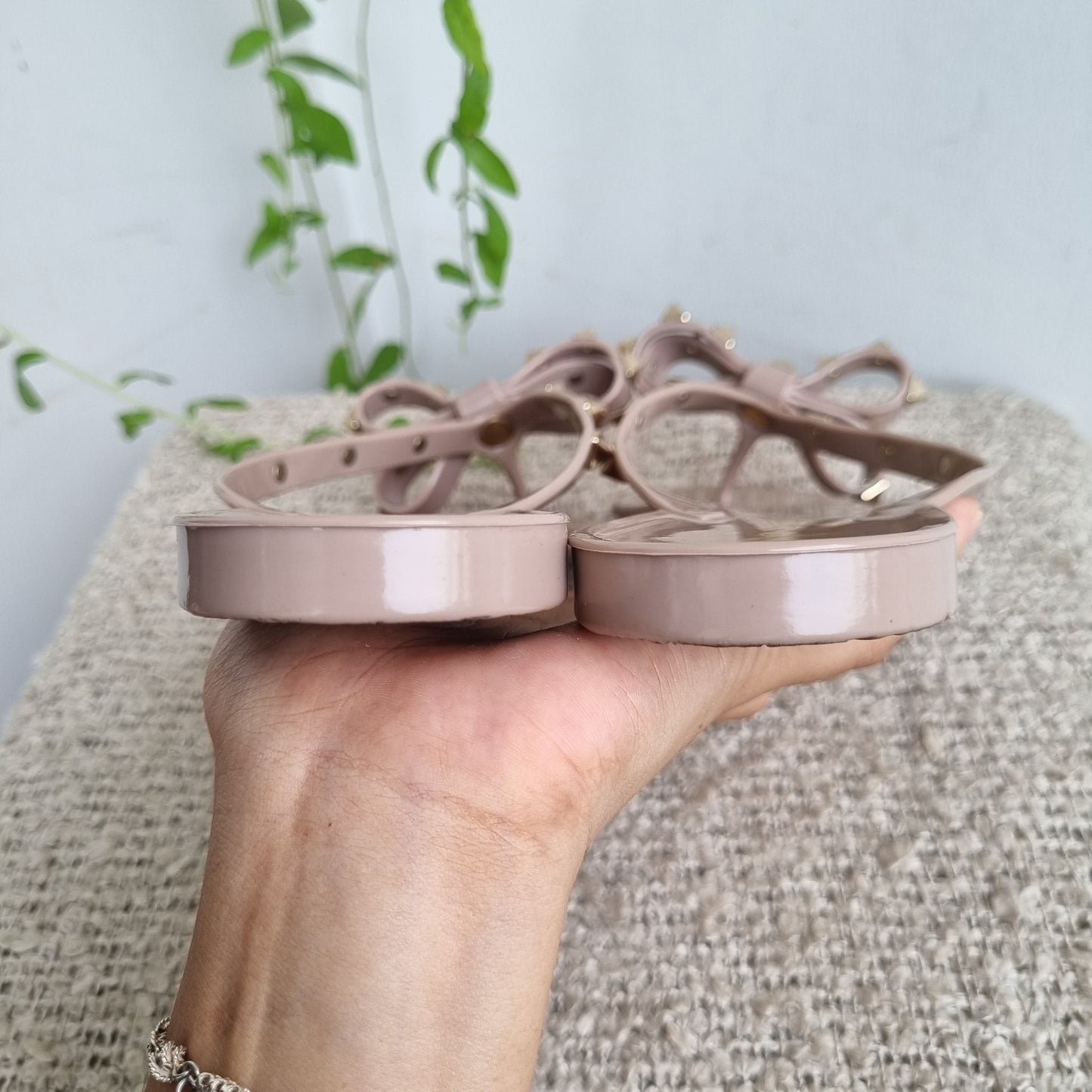 Valentino Garavani Rockstud Jelly Nude Size 39/25
