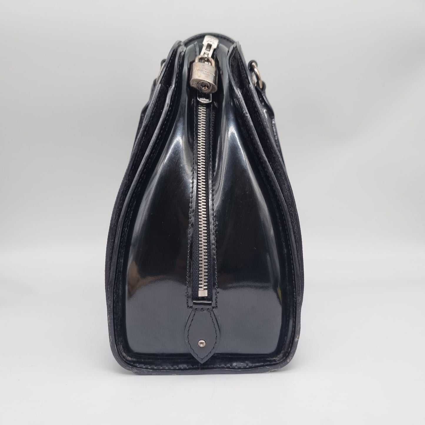 Louis Vuitton Pont Neuf Epi Leather Black 2011 Size 38x13x25