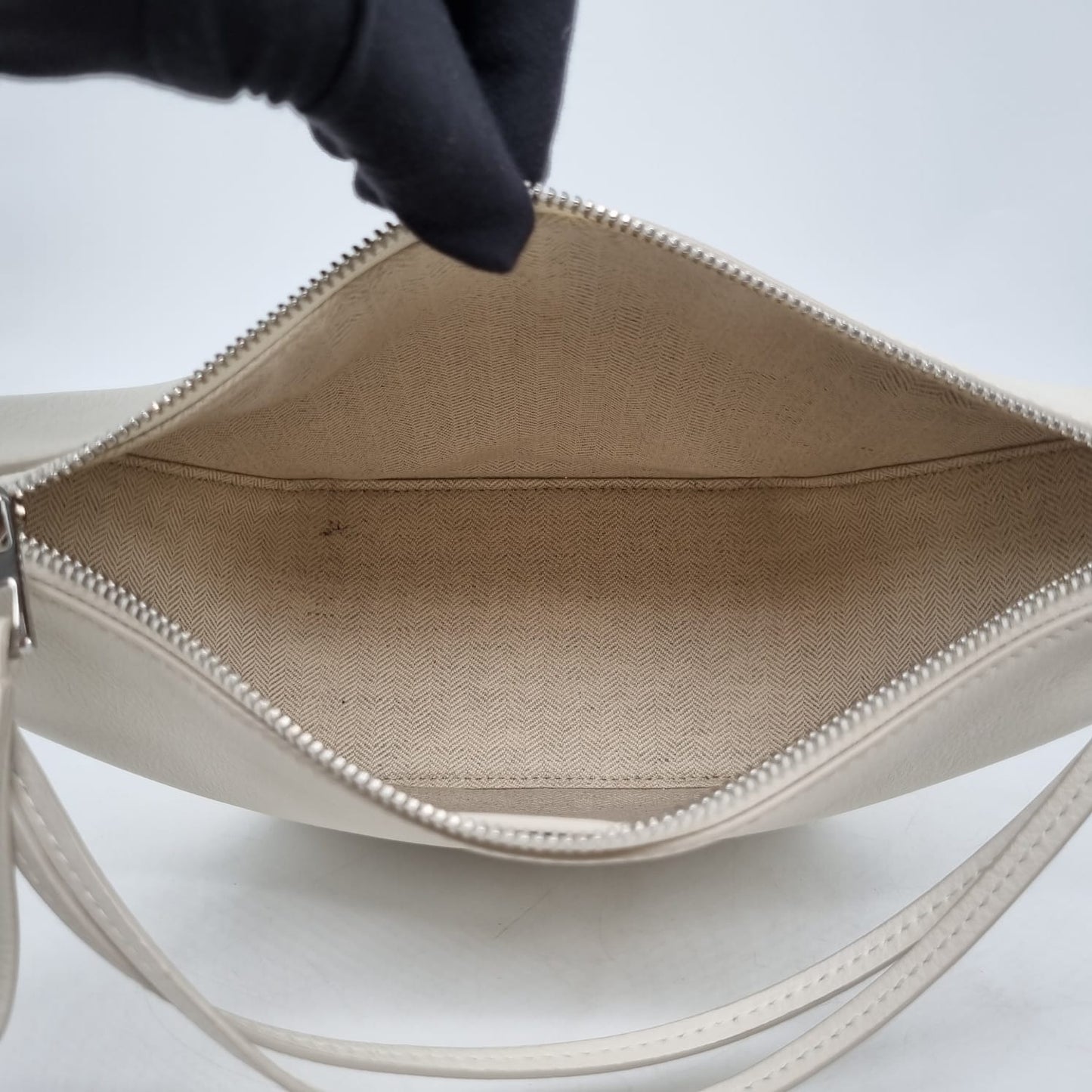 Loewe Hammock Mini Hobo Ivory 2023 Size 15x10x16
