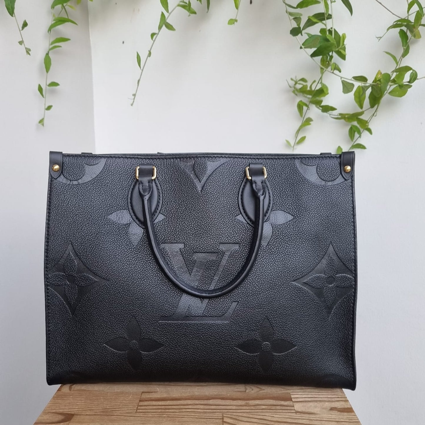 Louis Vuitton On The Go MM Monogram Empre Black CHIP Size 34x15x27