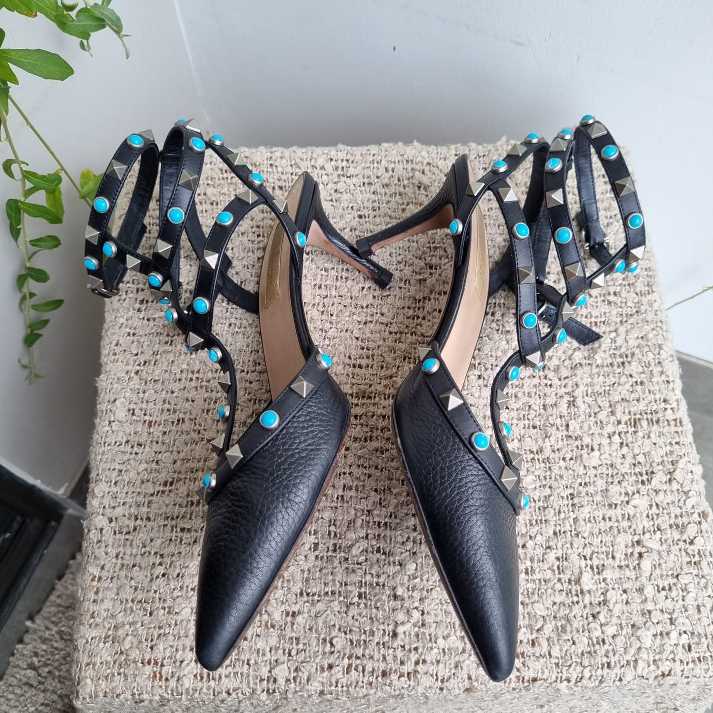 Valentino Rockstud Ankle Strap Black Multi Size 40/26 dari ujung lancip