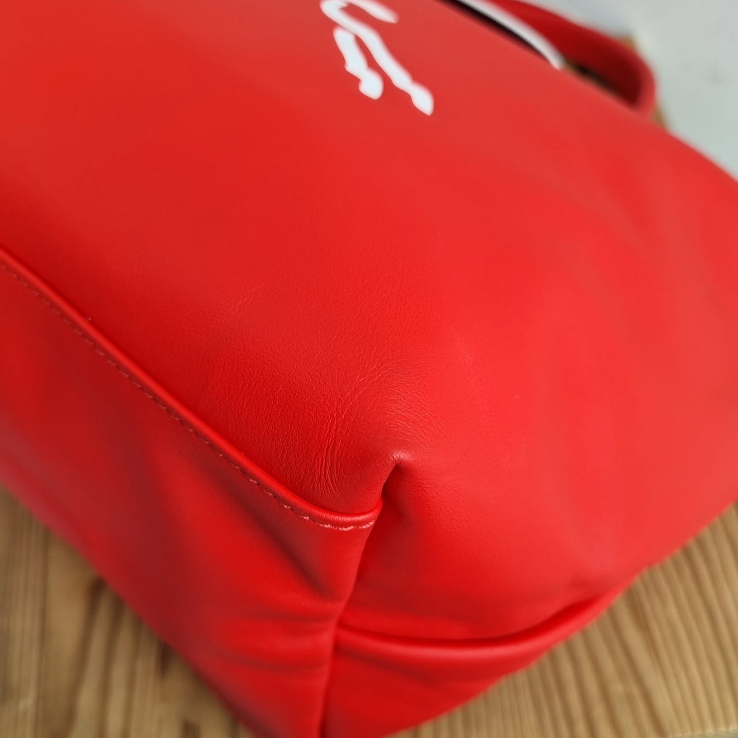 Longchamp Le Pliage Cuir Jockey Medium Short Handle Red Size 37x18x23