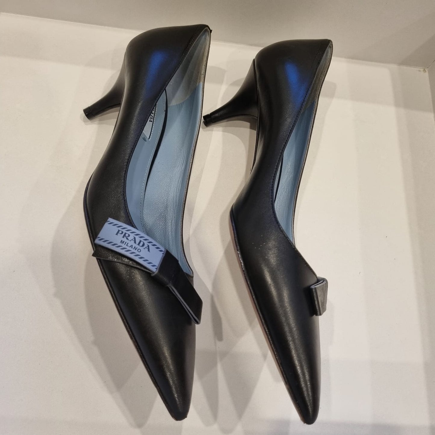 Prada Bow Blue Black Grained Size 39/27 Dari Ujung