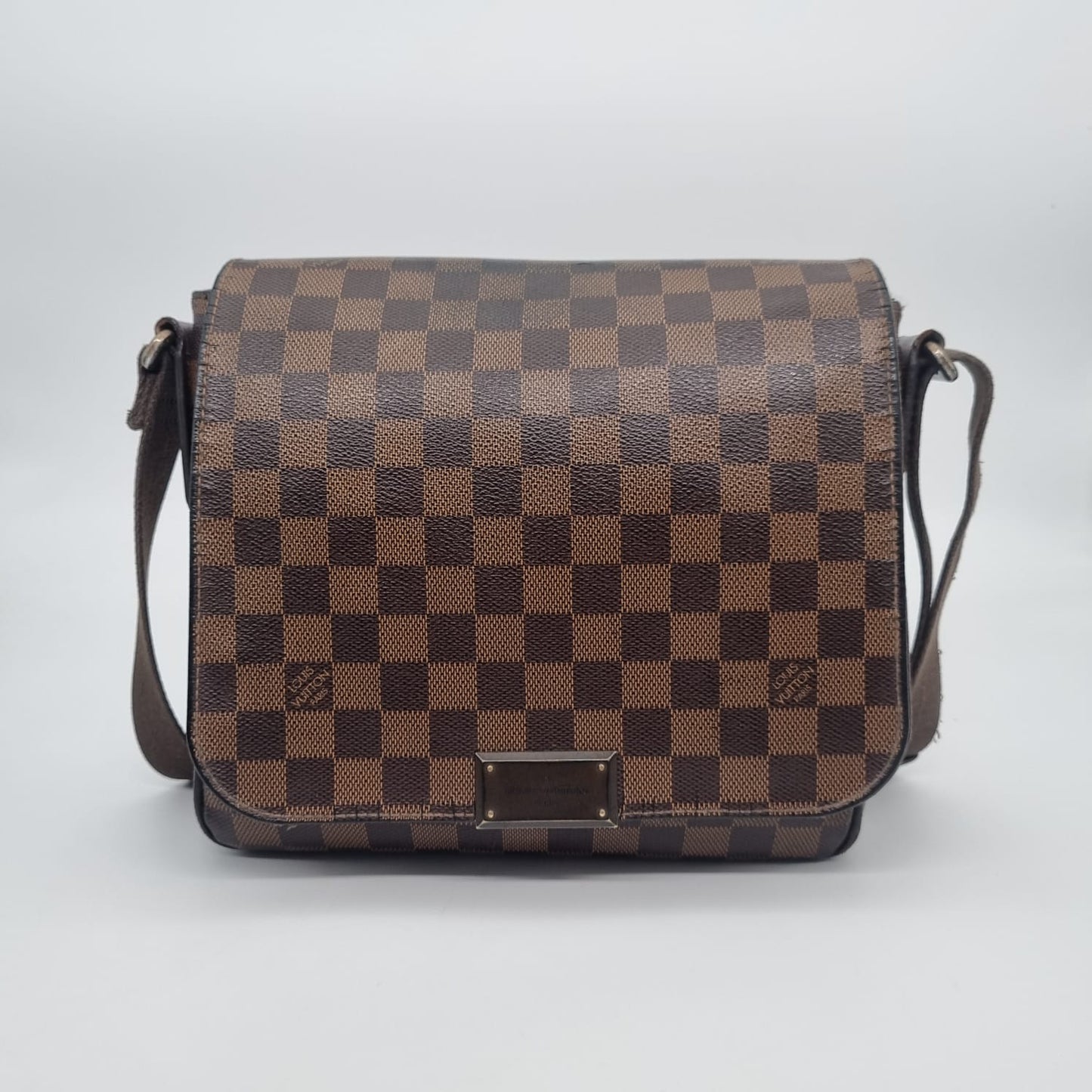 Louis Vuitton District PM Damier Ebene 2013 Size 24x5x22